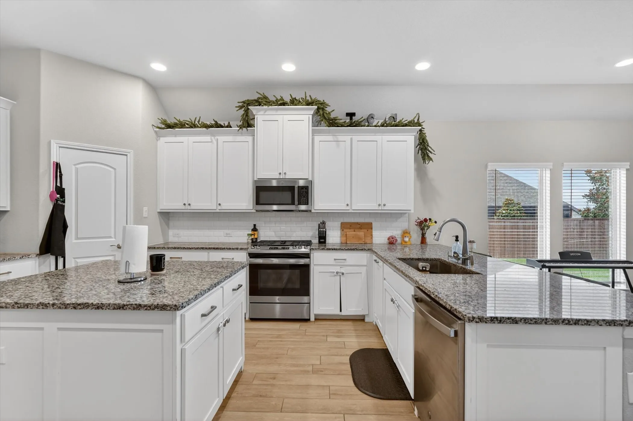 Single Family Residence For Sale in Kaufman County , 2301 Birdwell Cove, Forney, Texas 75126, 3 Bedroom, 2 Bathroom, 2 Garage spaces, 1,984 Sqft, built in 2020, mls#21273081, Real Estate Agent in Forney, Homes For Sale in Kaufman county, Homes For Sale in Forney, Realtor in Forney Texas, Real Estate Brokerage Independent Realty Texas, Luminita Cordes Realtor