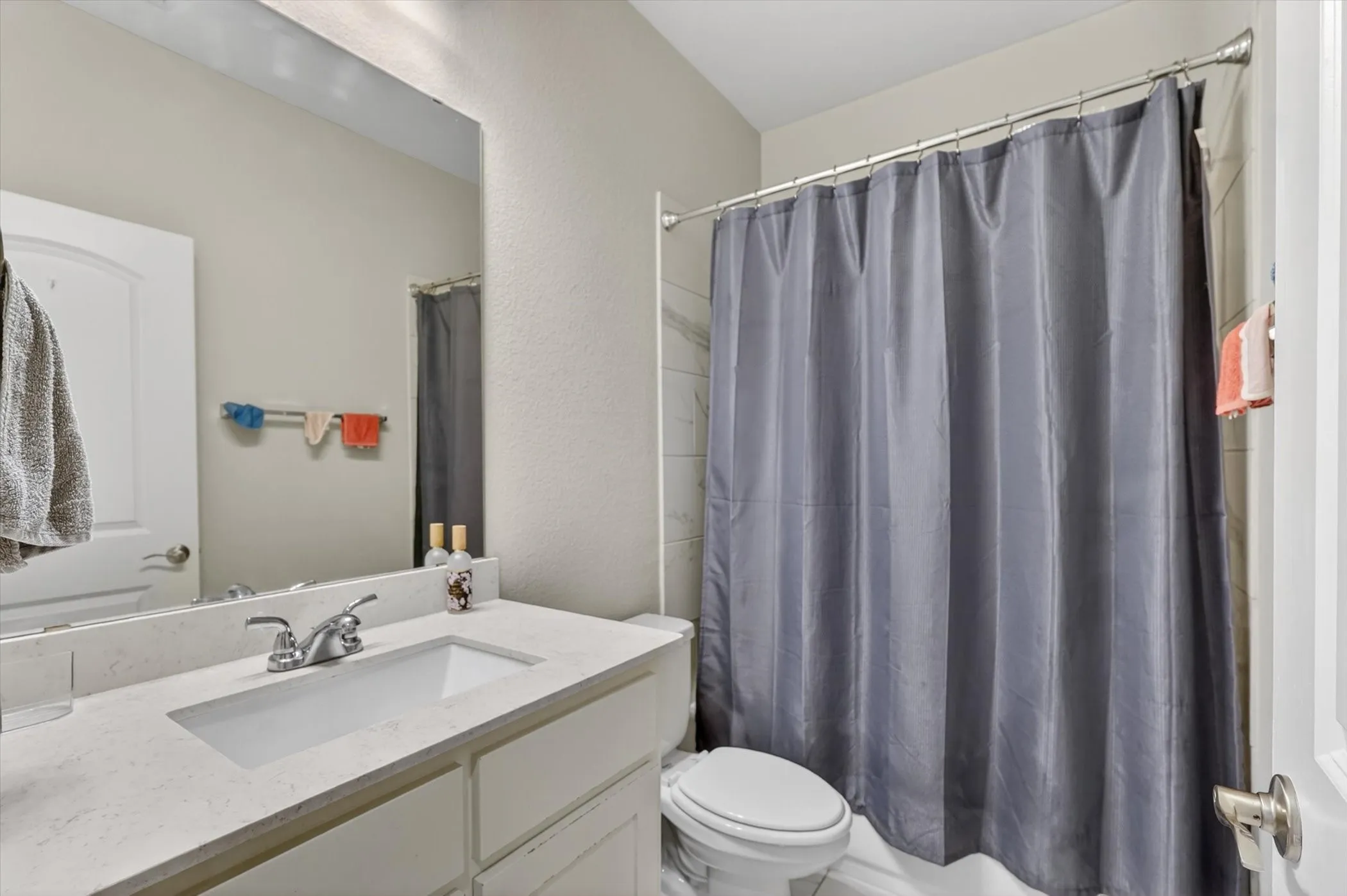 Single Family Residence For Sale in Kaufman County , 2301 Birdwell Cove, Forney, Texas 75126, 3 Bedroom, 2 Bathroom, 2 Garage spaces, 1,984 Sqft, built in 2020, mls#21273081, Real Estate Agent in Forney, Homes For Sale in Kaufman county, Homes For Sale in Forney, Realtor in Forney Texas, Real Estate Brokerage Independent Realty Texas, Luminita Cordes Realtor