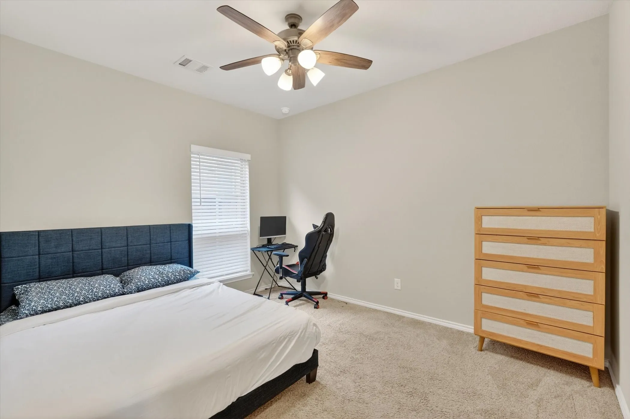 Single Family Residence For Sale in Kaufman County , 2301 Birdwell Cove, Forney, Texas 75126, 3 Bedroom, 2 Bathroom, 2 Garage spaces, 1,984 Sqft, built in 2020, mls#21273081, Real Estate Agent in Forney, Homes For Sale in Kaufman county, Homes For Sale in Forney, Realtor in Forney Texas, Real Estate Brokerage Independent Realty Texas, Luminita Cordes Realtor