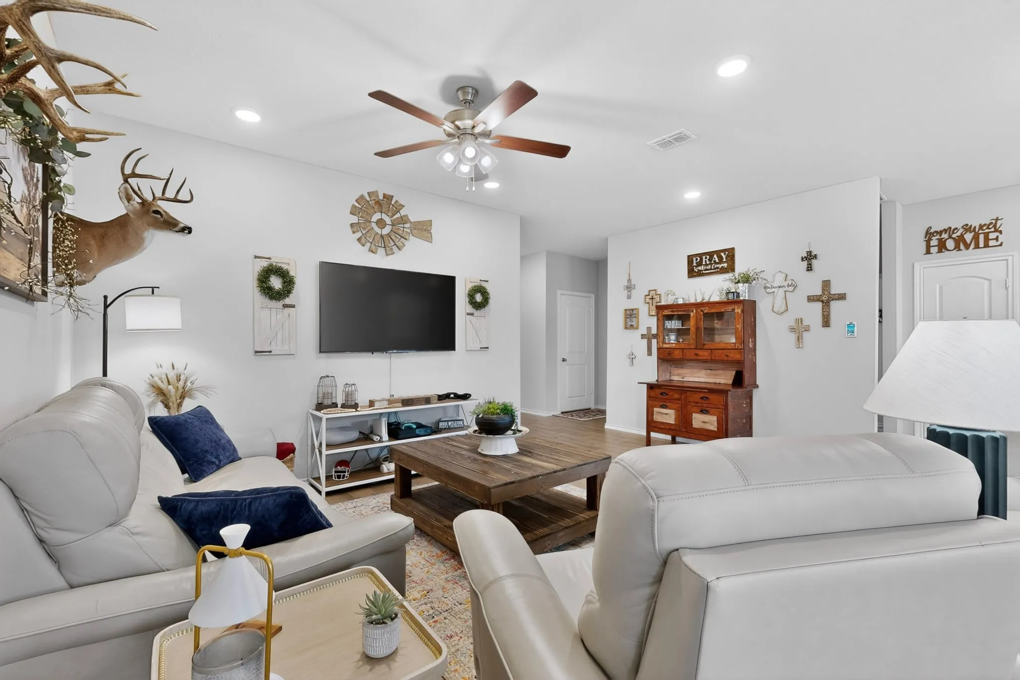 Single Family Residence For Sale in Johnson County , 645 Pawprint Hollow, Godley, Texas 76044, 3 Bedroom, 2 Bathroom, 2 Garage spaces, 1,519 Sqft, built in 2023, mls#21272675, Real Estate Agent in Godley, Homes For Sale in Johnson county, Homes For Sale in Godley, Realtor in Godley Texas, Real Estate Brokerage Independent Realty Texas, Luminita Cordes Realtor