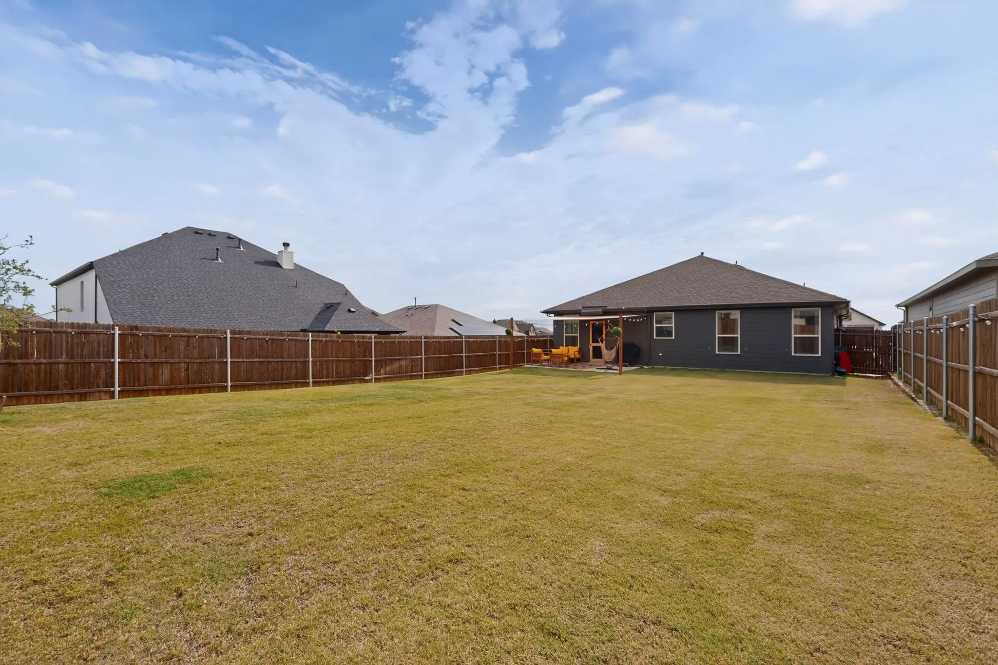 Single Family Residence For Sale in Johnson County , 645 Pawprint Hollow, Godley, Texas 76044, 3 Bedroom, 2 Bathroom, 2 Garage spaces, 1,519 Sqft, built in 2023, mls#21272675, Real Estate Agent in Godley, Homes For Sale in Johnson county, Homes For Sale in Godley, Realtor in Godley Texas, Real Estate Brokerage Independent Realty Texas, Luminita Cordes Realtor