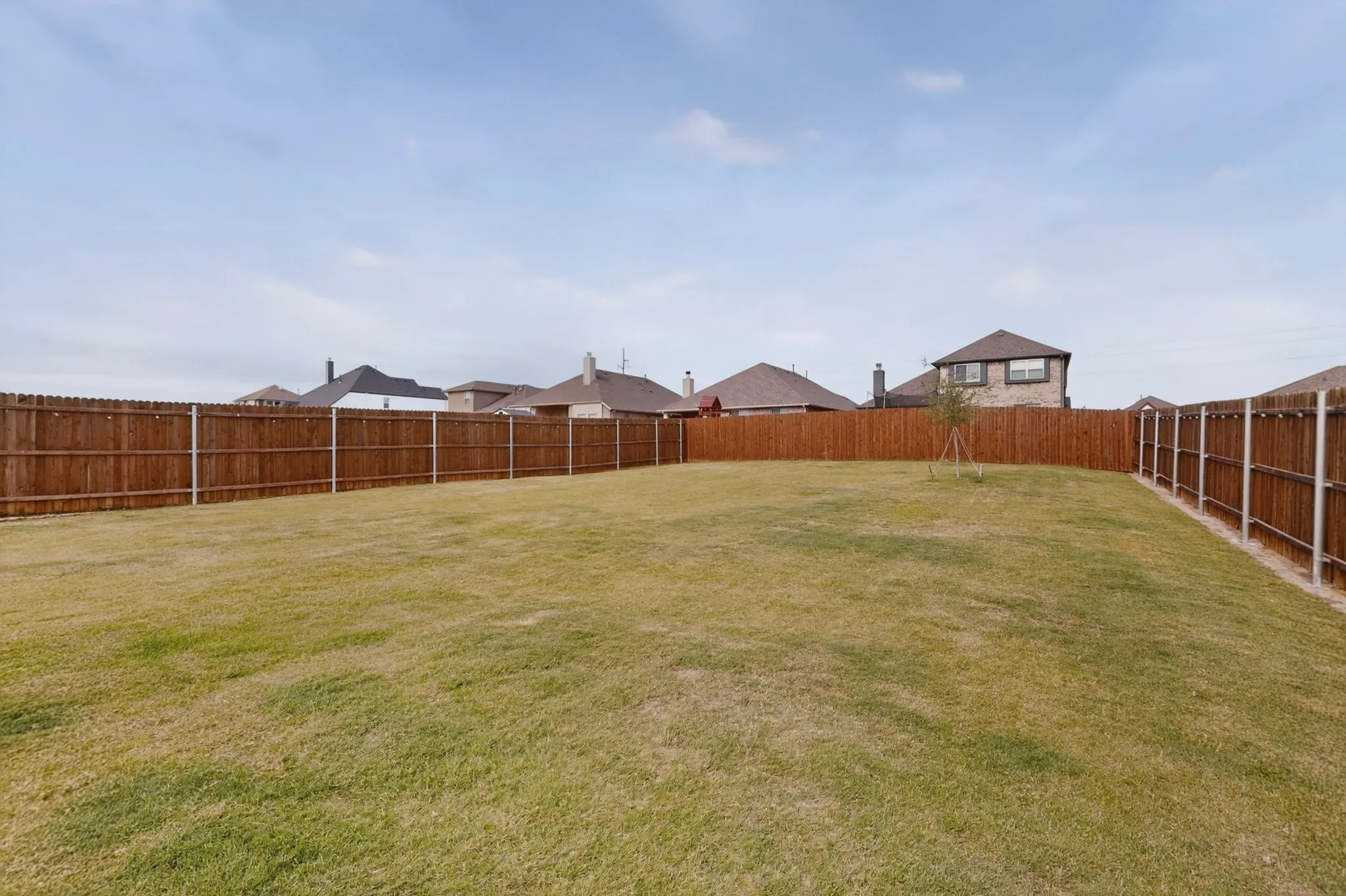 Single Family Residence For Sale in Johnson County , 645 Pawprint Hollow, Godley, Texas 76044, 3 Bedroom, 2 Bathroom, 2 Garage spaces, 1,519 Sqft, built in 2023, mls#21272675, Real Estate Agent in Godley, Homes For Sale in Johnson county, Homes For Sale in Godley, Realtor in Godley Texas, Real Estate Brokerage Independent Realty Texas, Luminita Cordes Realtor