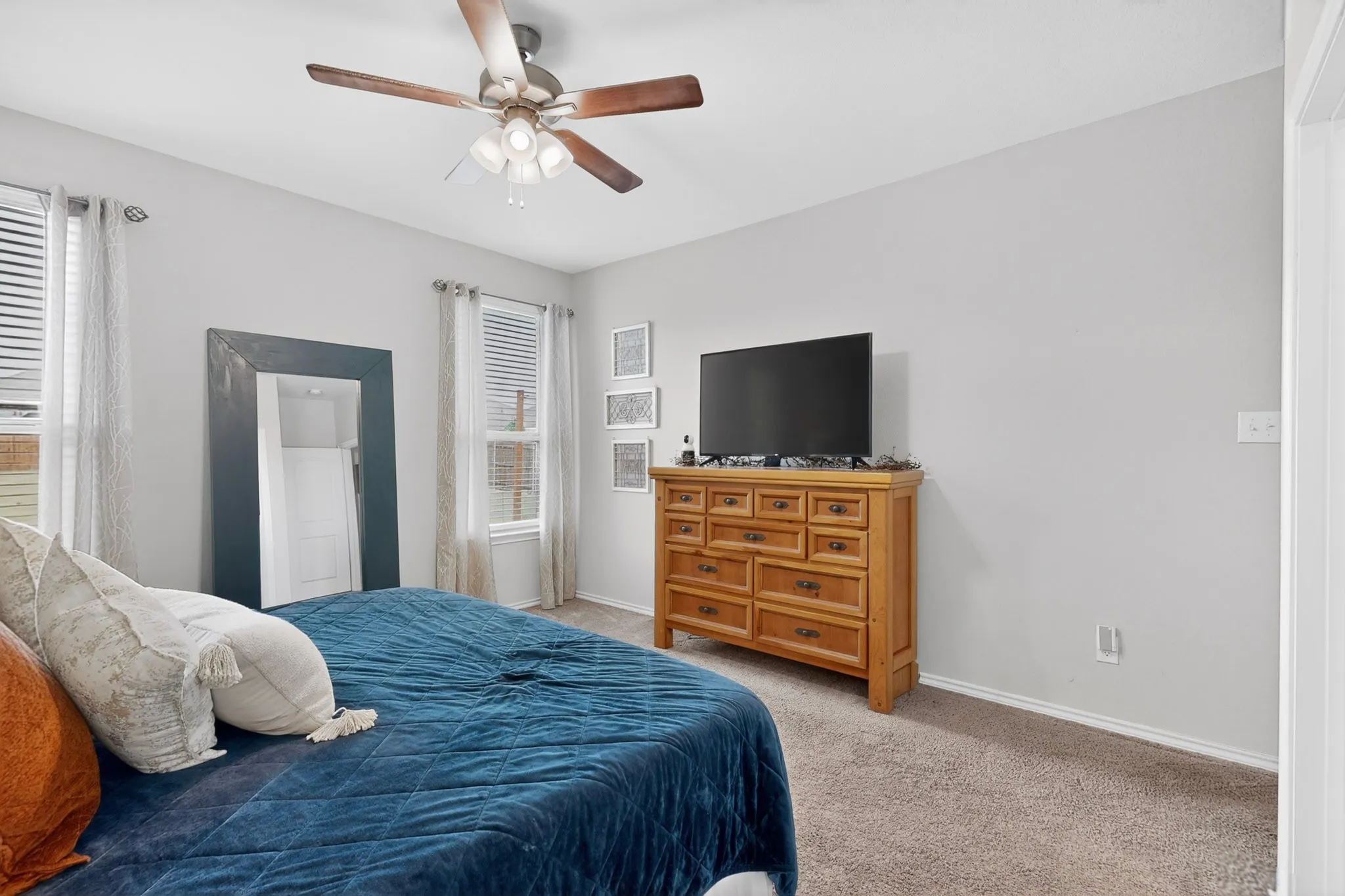 Single Family Residence For Sale in Johnson County , 645 Pawprint Hollow, Godley, Texas 76044, 3 Bedroom, 2 Bathroom, 2 Garage spaces, 1,519 Sqft, built in 2023, mls#21272675, Real Estate Agent in Godley, Homes For Sale in Johnson county, Homes For Sale in Godley, Realtor in Godley Texas, Real Estate Brokerage Independent Realty Texas, Luminita Cordes Realtor