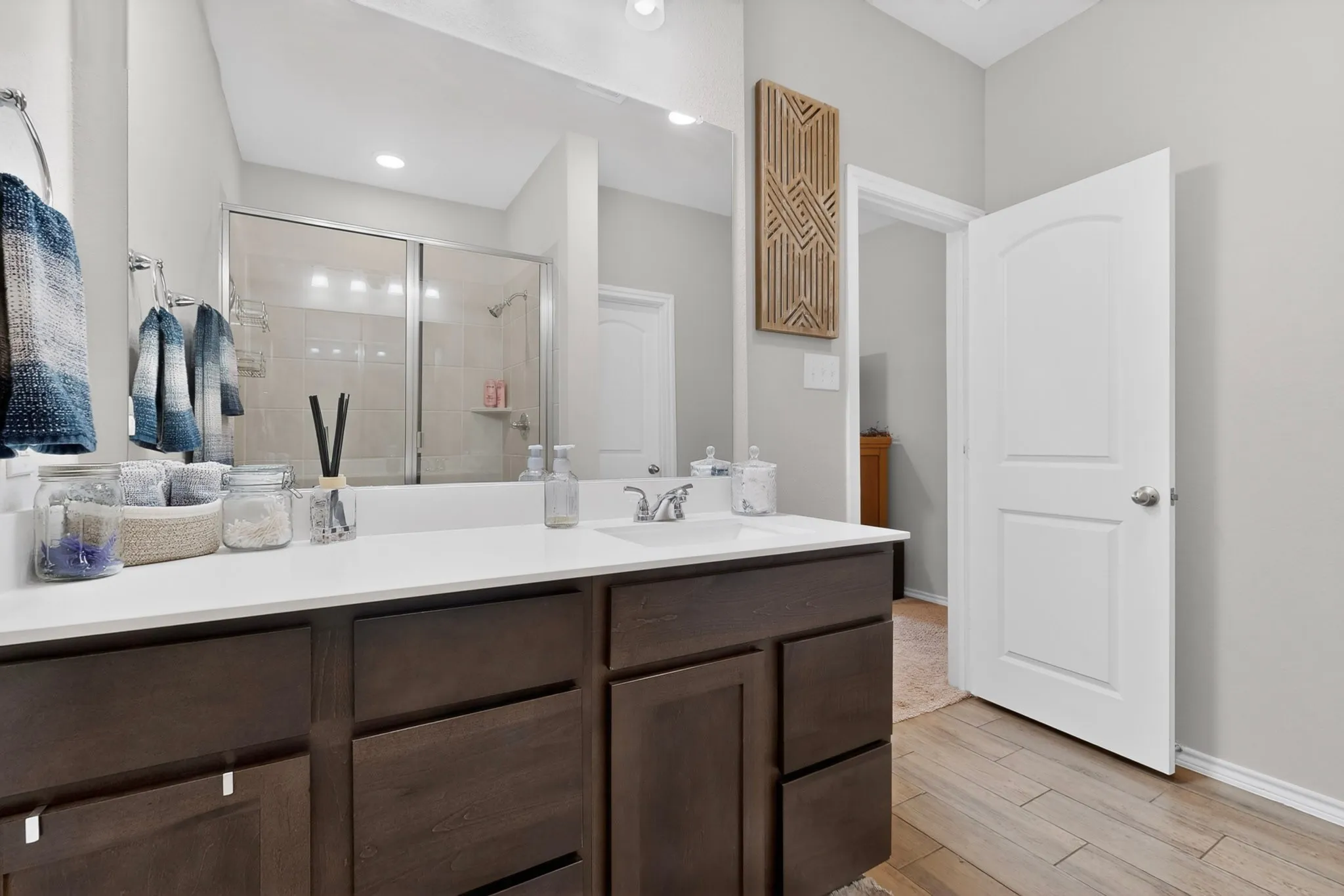 Single Family Residence For Sale in Johnson County , 645 Pawprint Hollow, Godley, Texas 76044, 3 Bedroom, 2 Bathroom, 2 Garage spaces, 1,519 Sqft, built in 2023, mls#21272675, Real Estate Agent in Godley, Homes For Sale in Johnson county, Homes For Sale in Godley, Realtor in Godley Texas, Real Estate Brokerage Independent Realty Texas, Luminita Cordes Realtor