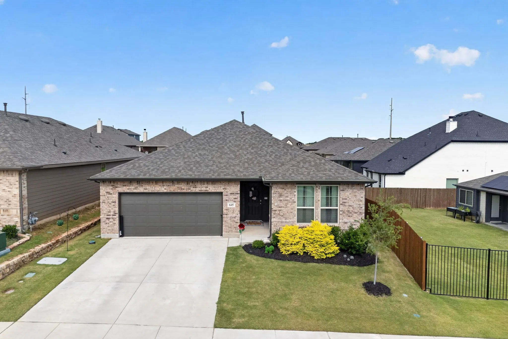 Single Family Residence For Sale in Johnson County , 645 Pawprint Hollow, Godley, Texas 76044, 3 Bedroom, 2 Bathroom, 2 Garage spaces, 1,519 Sqft, built in 2023, mls#21272675, Real Estate Agent in Godley, Homes For Sale in Johnson county, Homes For Sale in Godley, Realtor in Godley Texas, Real Estate Brokerage Independent Realty Texas, Luminita Cordes Realtor