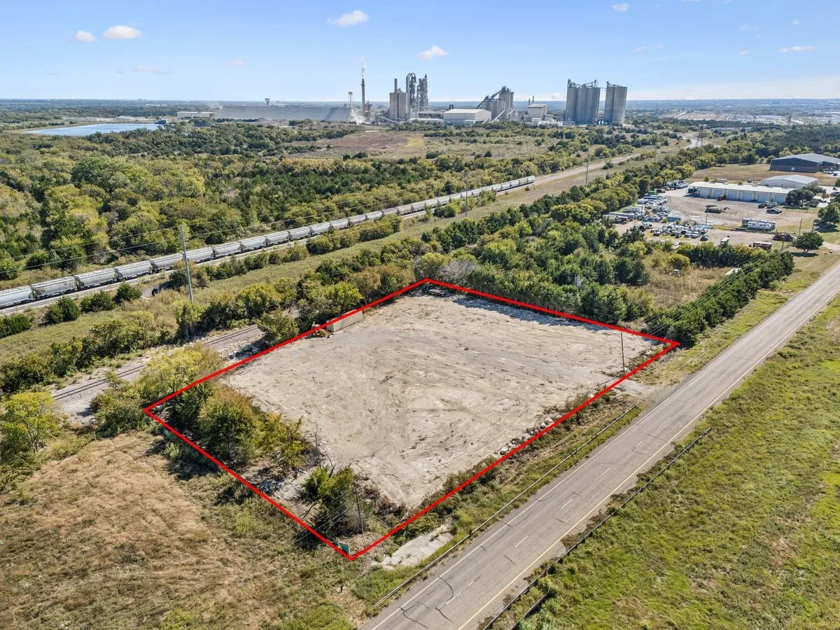 Unimproved Land For Sale in Ellis County , 3790 N Highway 67, Midlothian, Texas 76065, 0, 0, Garage spaces, 0 Sqft, built in 0, Price $1,300,000, mls#21273116, Real Estate Agent in Midlothian, Homes For Sale in Ellis county, Homes For Sale in Midlothian, Realtor in Midlothian Texas, Real Estate Brokerage Independent Realty Texas, Luminita Cordes Realtor
