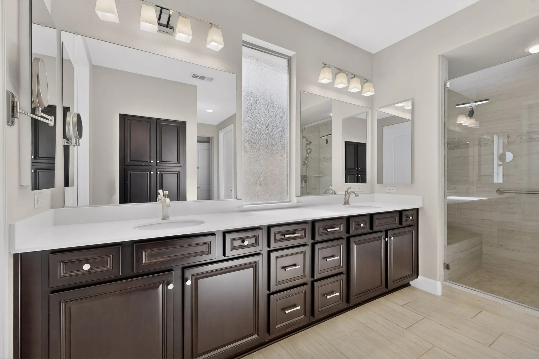 Single Family Residence For Sale in Denton County , 12213 Grosbeak Drive, Denton, Texas 76207, 2 Bedroom, 3 Bathroom, 2 Garage spaces, 2,593 Sqft, built in 2017, mls#21252443, Real Estate Agent in Denton, Homes For Sale in Denton county, Homes For Sale in Denton, Realtor in Denton Texas, Real Estate Brokerage Independent Realty Texas, Luminita Cordes Realtor