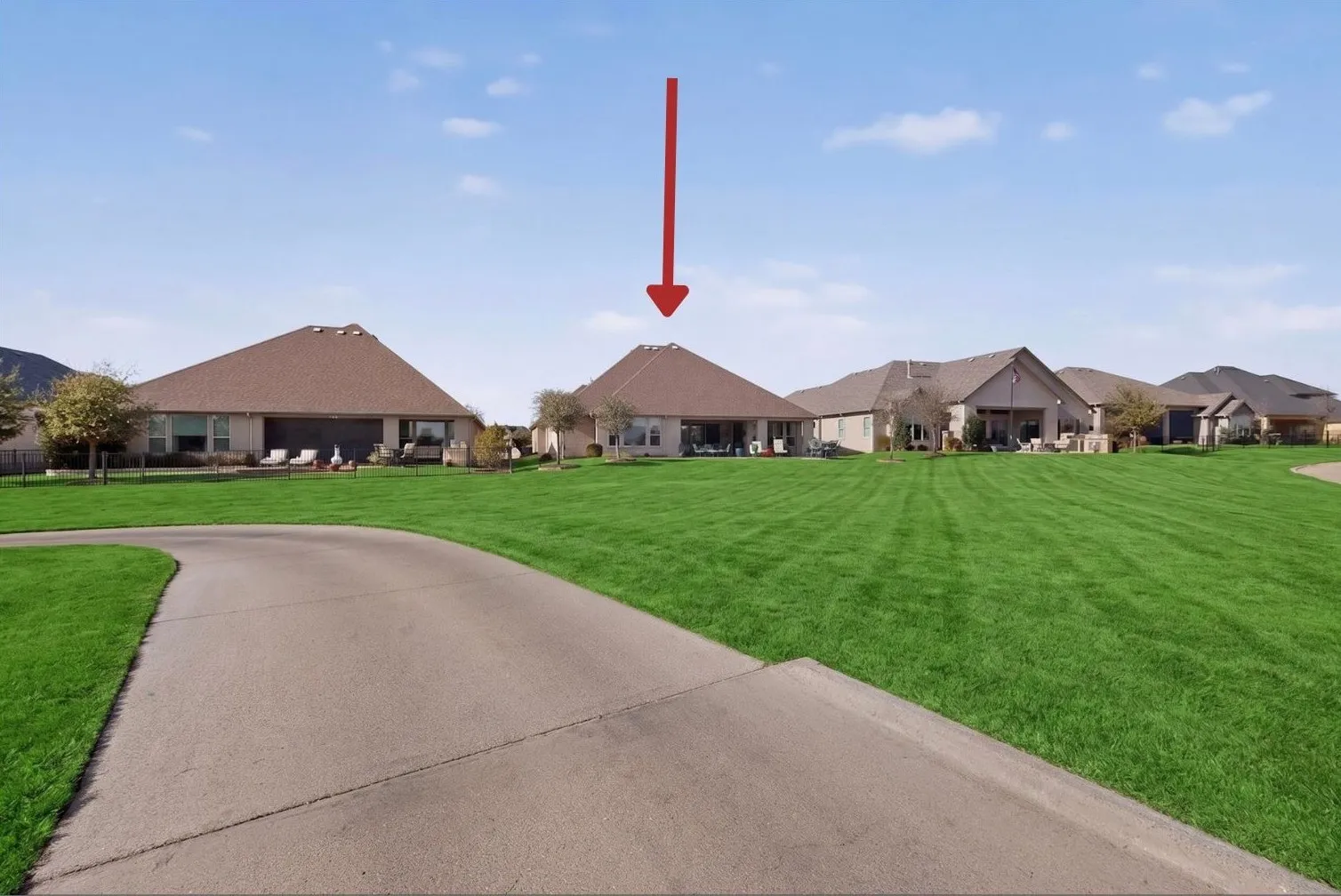 Single Family Residence For Sale in Denton County , 12213 Grosbeak Drive, Denton, Texas 76207, 2 Bedroom, 3 Bathroom, 2 Garage spaces, 2,593 Sqft, built in 2017, mls#21252443, Real Estate Agent in Denton, Homes For Sale in Denton county, Homes For Sale in Denton, Realtor in Denton Texas, Real Estate Brokerage Independent Realty Texas, Luminita Cordes Realtor