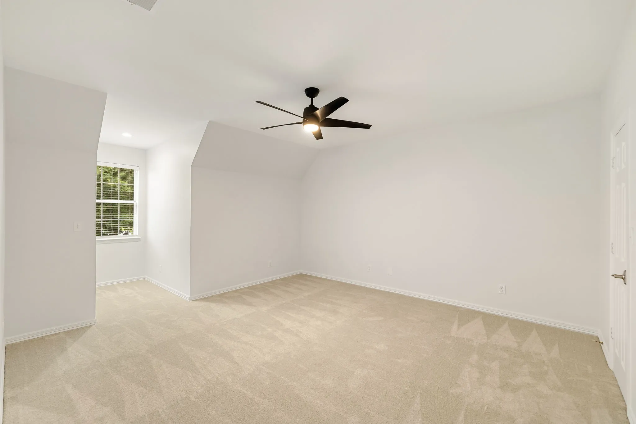Single Family Residence For Sale in Collin County , 5 Meadowbrook Circle, Melissa, Texas 75454, 3 Bedroom, 3 Bathroom, 3 Garage spaces, 3,371 Sqft, built in 1996, mls#21272593, Real Estate Agent in Melissa, Homes For Sale in Collin county, Homes For Sale in Melissa, Realtor in Melissa Texas, Real Estate Brokerage Independent Realty Texas, Luminita Cordes Realtor