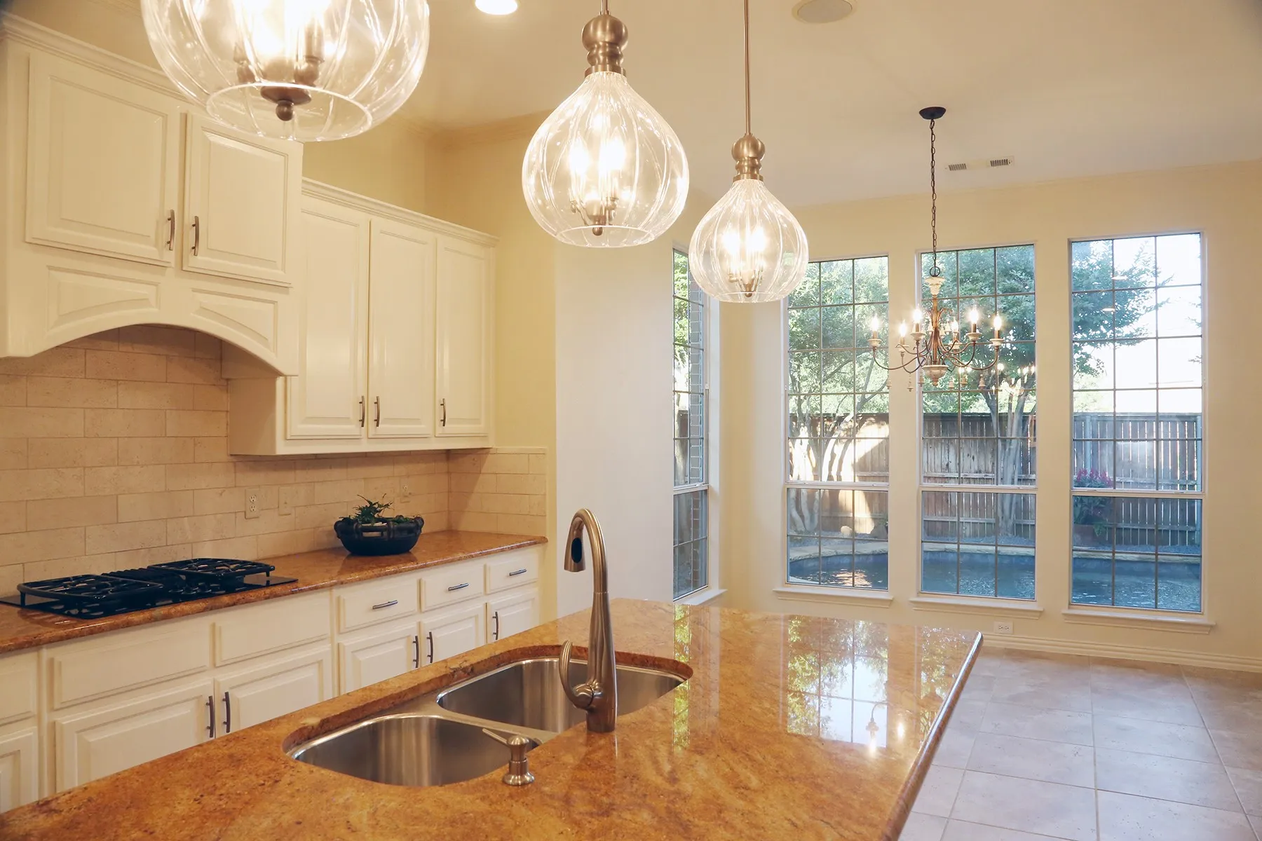 Single Family Residence For Sale in Denton County , 8317 Victoria Lane, Lantana, Texas 76226, 4 Bedroom, 4 Bathroom, 2 Garage spaces, 3,859 Sqft, built in 2004, mls#21272059, Real Estate Agent in Lantana, Homes For Sale in Denton county, Homes For Sale in Lantana, Realtor in Lantana Texas, Real Estate Brokerage Independent Realty Texas, Luminita Cordes Realtor