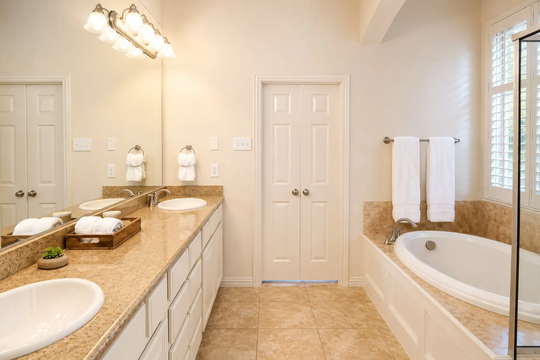 Single Family Residence For Sale in Denton County , 8317 Victoria Lane, Lantana, Texas 76226, 4 Bedroom, 4 Bathroom, 2 Garage spaces, 3,859 Sqft, built in 2004, mls#21272059, Real Estate Agent in Lantana, Homes For Sale in Denton county, Homes For Sale in Lantana, Realtor in Lantana Texas, Real Estate Brokerage Independent Realty Texas, Luminita Cordes Realtor