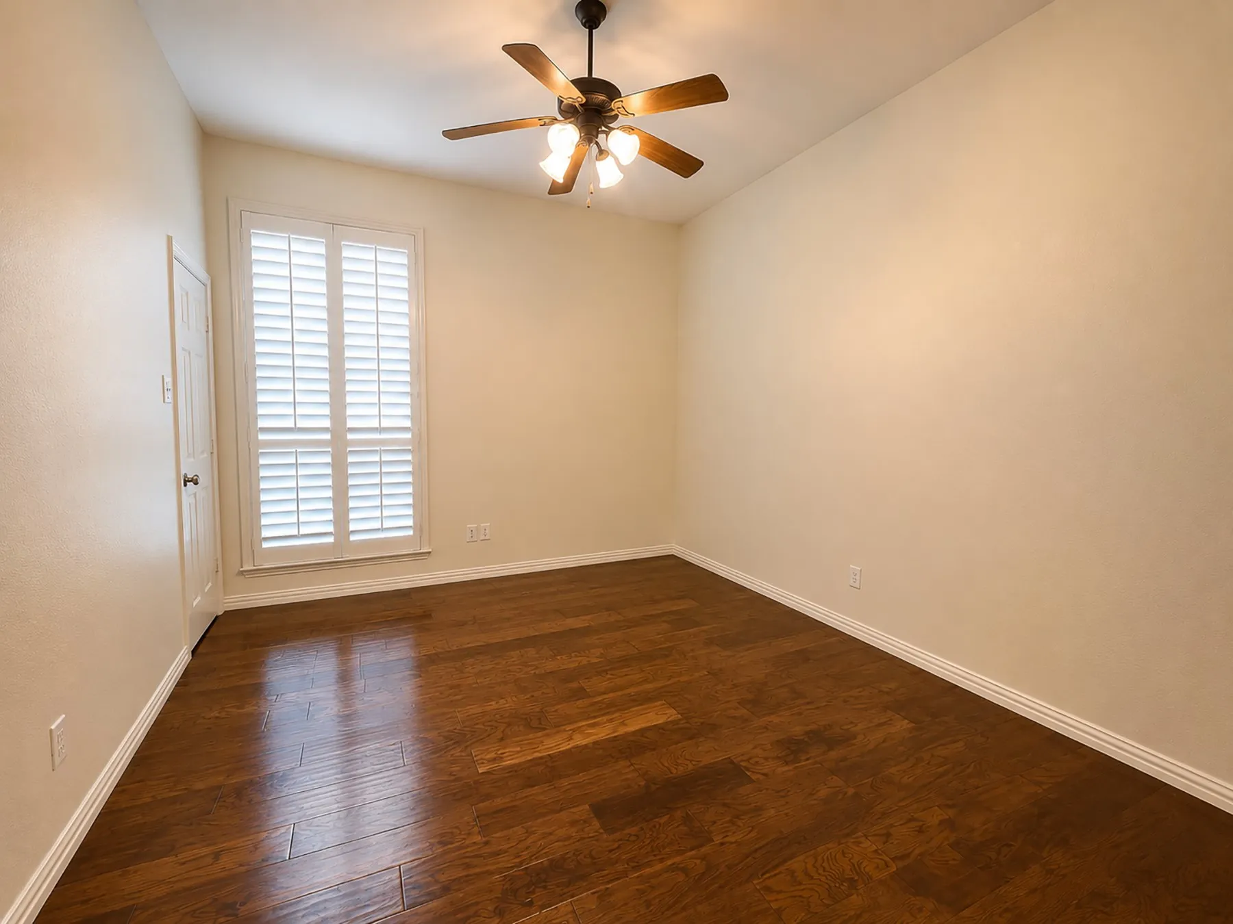 Flexible room can be used as a 5th bedroom or as a home office.
