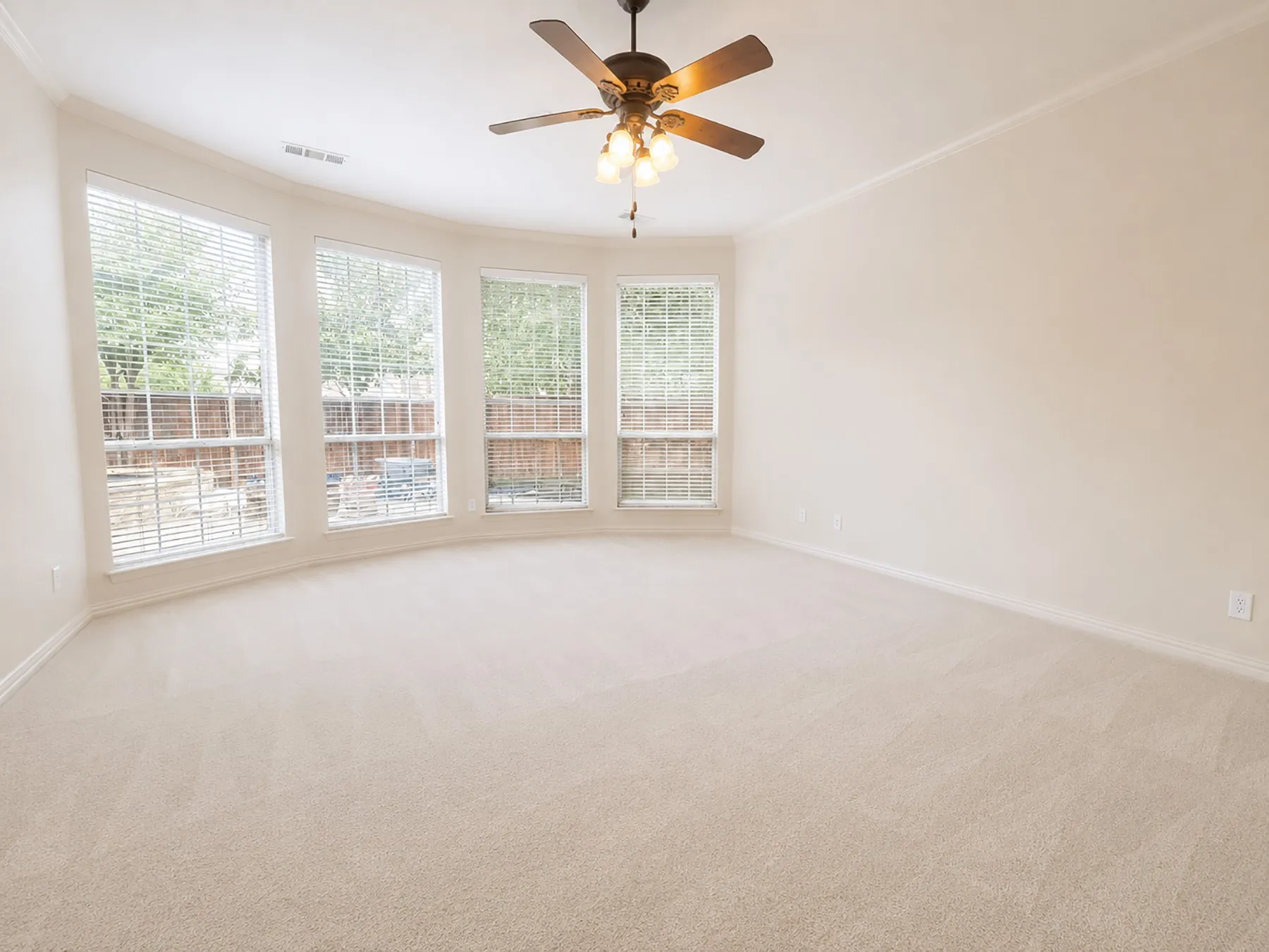Single Family Residence For Sale in Denton County , 8317 Victoria Lane, Lantana, Texas 76226, 4 Bedroom, 4 Bathroom, 2 Garage spaces, 3,859 Sqft, built in 2004, mls#21272059, Real Estate Agent in Lantana, Homes For Sale in Denton county, Homes For Sale in Lantana, Realtor in Lantana Texas, Real Estate Brokerage Independent Realty Texas, Luminita Cordes Realtor