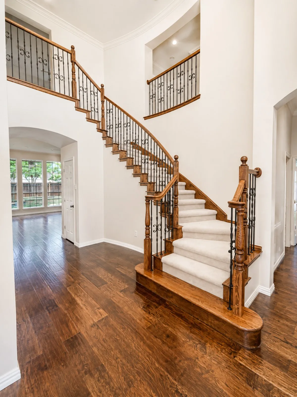 Single Family Residence For Sale in Denton County , 8317 Victoria Lane, Lantana, Texas 76226, 4 Bedroom, 4 Bathroom, 2 Garage spaces, 3,859 Sqft, built in 2004, mls#21272059, Real Estate Agent in Lantana, Homes For Sale in Denton county, Homes For Sale in Lantana, Realtor in Lantana Texas, Real Estate Brokerage Independent Realty Texas, Luminita Cordes Realtor