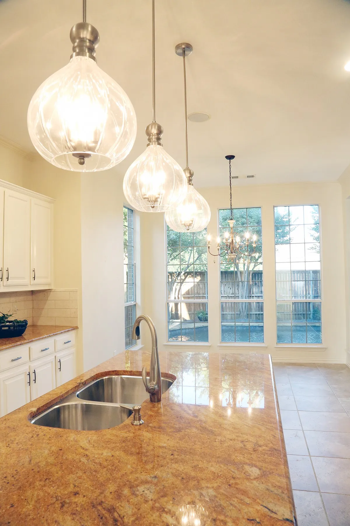 Single Family Residence For Sale in Denton County , 8317 Victoria Lane, Lantana, Texas 76226, 4 Bedroom, 4 Bathroom, 2 Garage spaces, 3,859 Sqft, built in 2004, mls#21272059, Real Estate Agent in Lantana, Homes For Sale in Denton county, Homes For Sale in Lantana, Realtor in Lantana Texas, Real Estate Brokerage Independent Realty Texas, Luminita Cordes Realtor