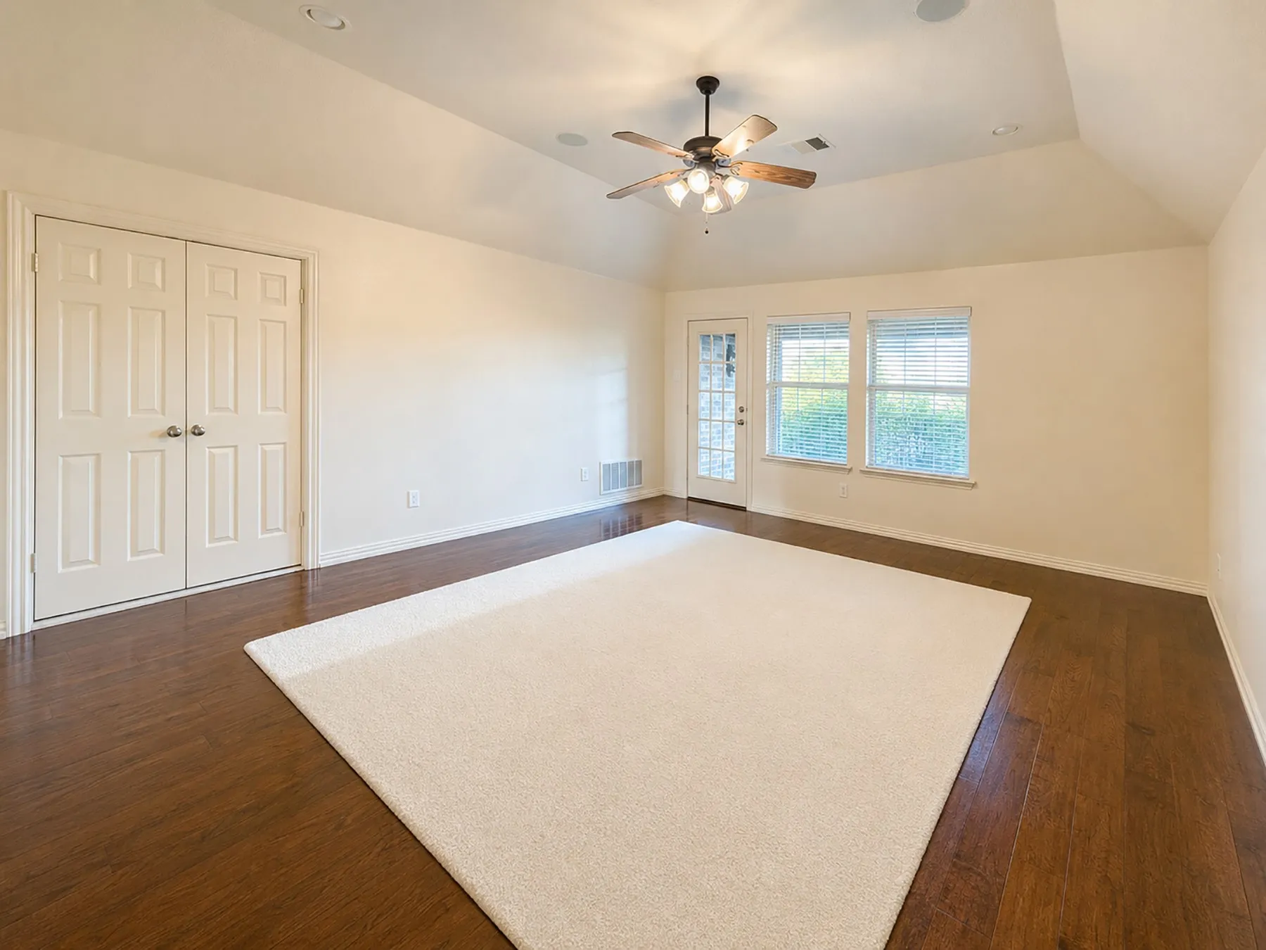 Single Family Residence For Sale in Denton County , 8317 Victoria Lane, Lantana, Texas 76226, 4 Bedroom, 4 Bathroom, 2 Garage spaces, 3,859 Sqft, built in 2004, mls#21272059, Real Estate Agent in Lantana, Homes For Sale in Denton county, Homes For Sale in Lantana, Realtor in Lantana Texas, Real Estate Brokerage Independent Realty Texas, Luminita Cordes Realtor