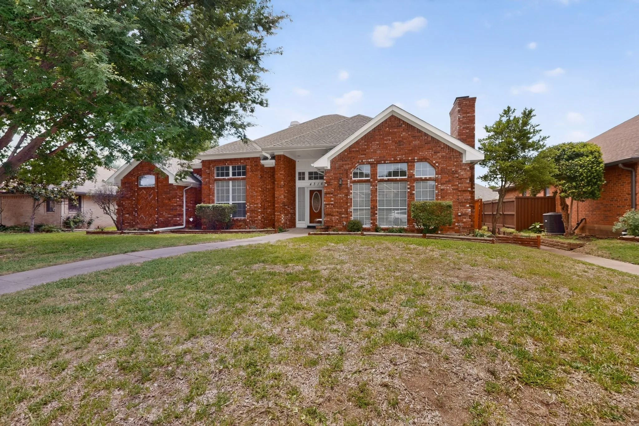 Single Family Residence For Sale in Collin County , 4316 Lottie Lane, Plano, Texas 75074, 4 Bedroom, 3 Bathroom, 2 Garage spaces, 2,172 Sqft, built in 1986, mls#21273125, Real Estate Agent in Plano, Homes For Sale in Collin county, Homes For Sale in Plano, Realtor in Plano Texas, Real Estate Brokerage Independent Realty Texas, Luminita Cordes Realtor