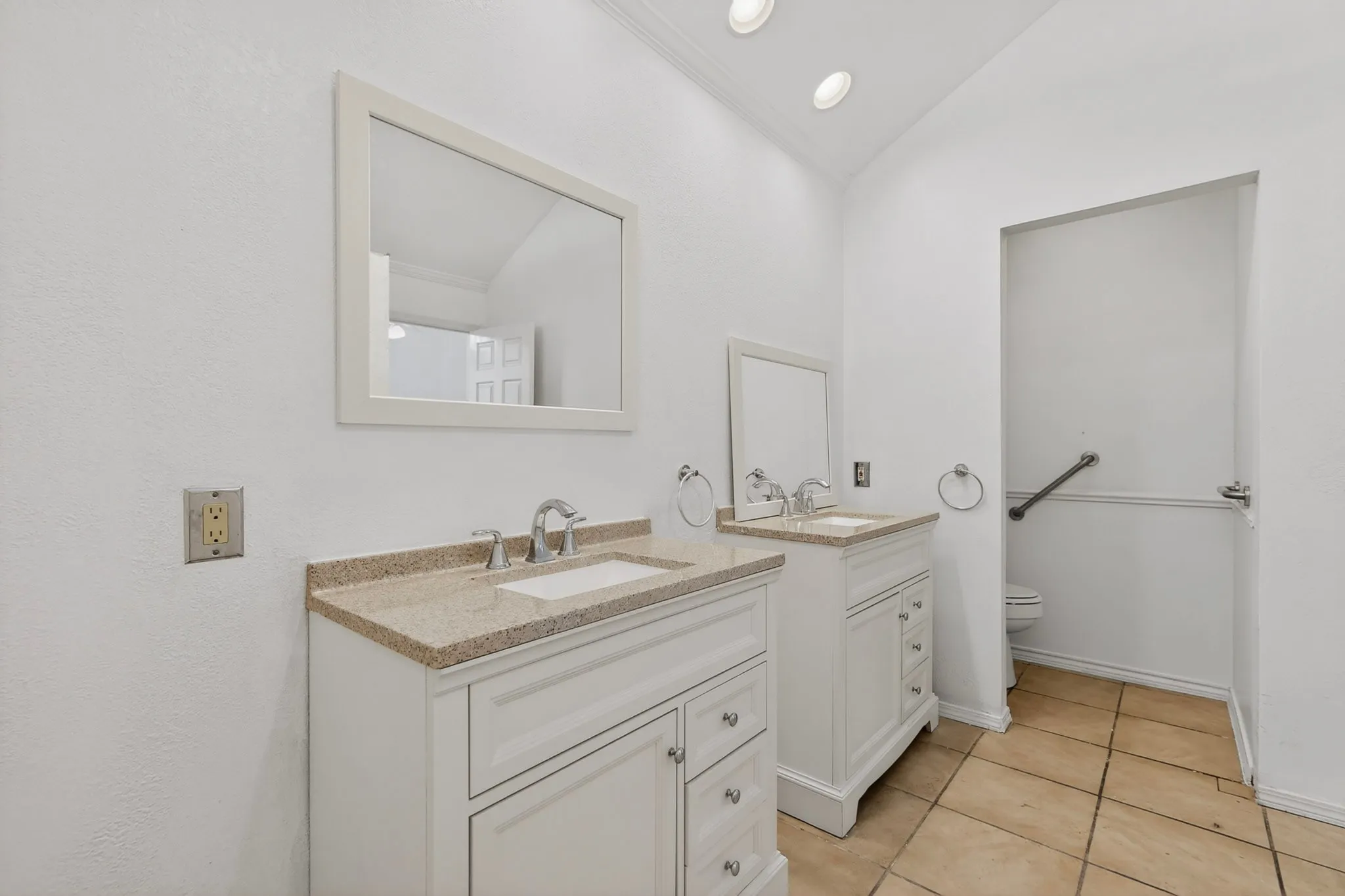 Single Family Residence For Sale in Collin County , 4316 Lottie Lane, Plano, Texas 75074, 4 Bedroom, 3 Bathroom, 2 Garage spaces, 2,172 Sqft, built in 1986, mls#21273125, Real Estate Agent in Plano, Homes For Sale in Collin county, Homes For Sale in Plano, Realtor in Plano Texas, Real Estate Brokerage Independent Realty Texas, Luminita Cordes Realtor