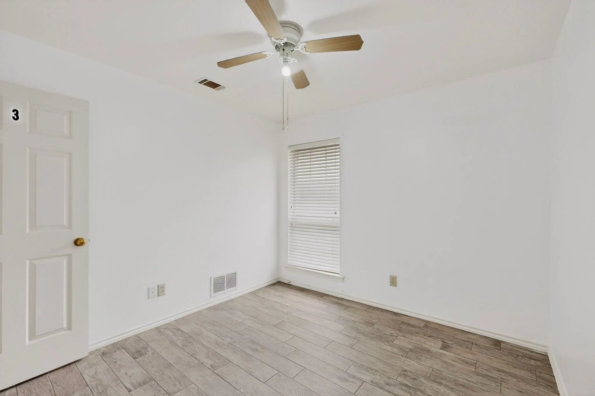 Single Family Residence For Sale in Collin County , 4316 Lottie Lane, Plano, Texas 75074, 4 Bedroom, 3 Bathroom, 2 Garage spaces, 2,172 Sqft, built in 1986, mls#21273125, Real Estate Agent in Plano, Homes For Sale in Collin county, Homes For Sale in Plano, Realtor in Plano Texas, Real Estate Brokerage Independent Realty Texas, Luminita Cordes Realtor