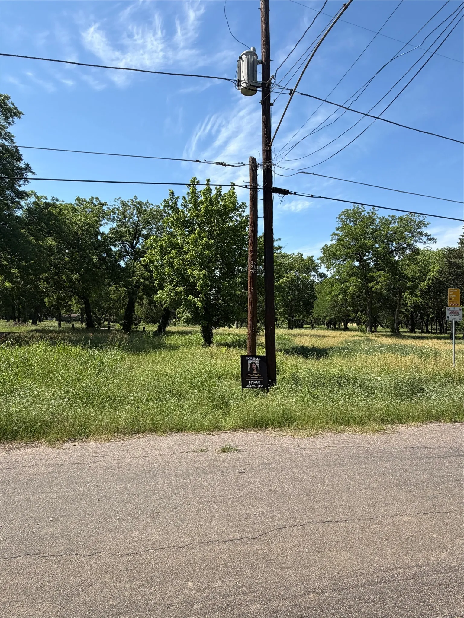 Unimproved Land For Sale in Dallas County , 2945 Gloyd Street, Dallas, Texas 75203, 0, 0, Garage spaces, 0 Sqft, built in 0, Price $75,000, mls#21273162, Real Estate Agent in Dallas, Homes For Sale in Dallas county, Homes For Sale in Dallas, Realtor in Dallas Texas, Real Estate Brokerage Independent Realty Texas, Luminita Cordes Realtor