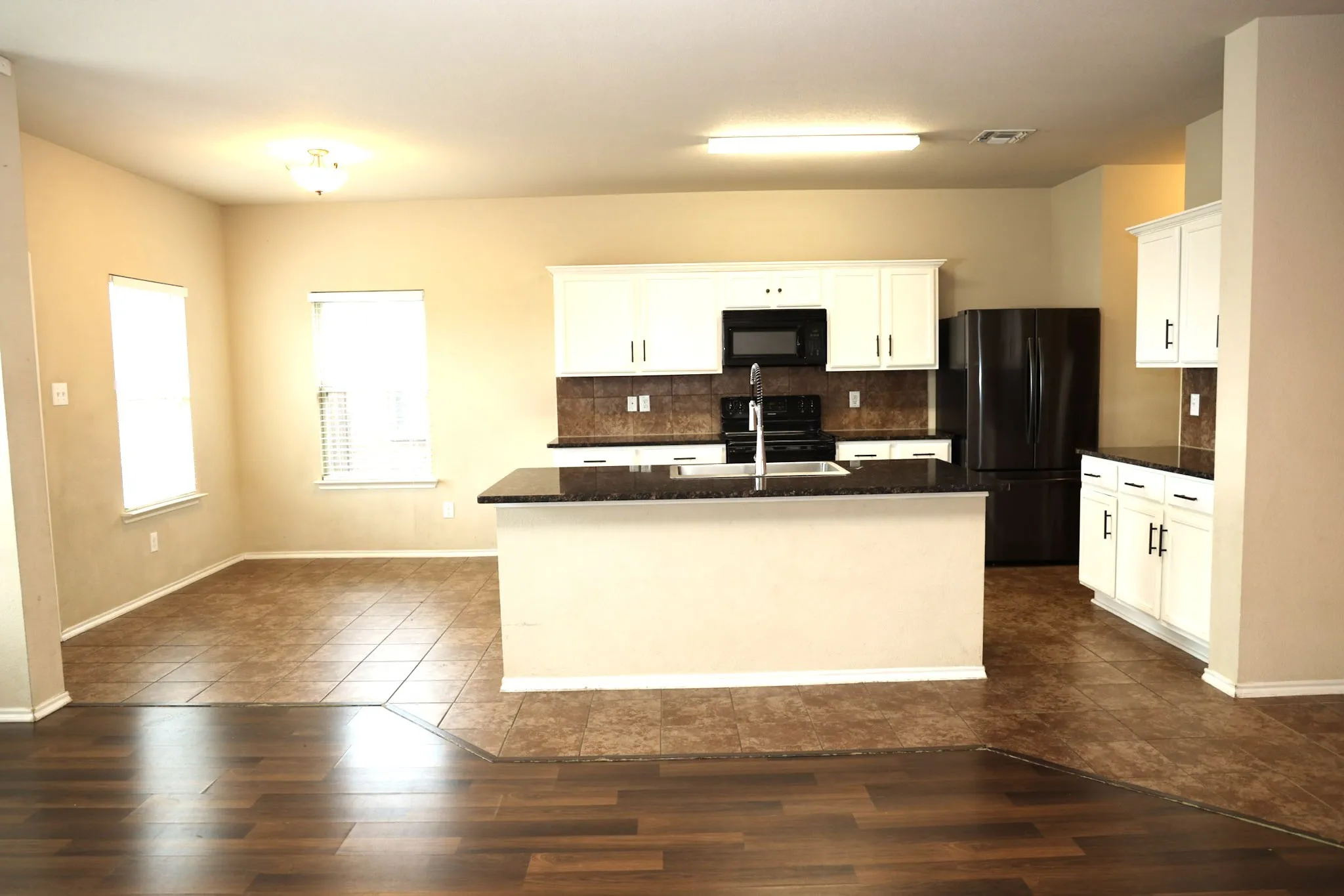Single Family Residence For Sale in Collin County , 2135 Forest Meadow Drive, Princeton, Texas 75407, 5 Bedroom, 3 Bathroom, 2 Garage spaces, 2,606 Sqft, built in 2015, mls#21272998, Real Estate Agent in Princeton, Homes For Sale in Collin county, Homes For Sale in Princeton, Realtor in Princeton Texas, Real Estate Brokerage Independent Realty Texas, Luminita Cordes Realtor