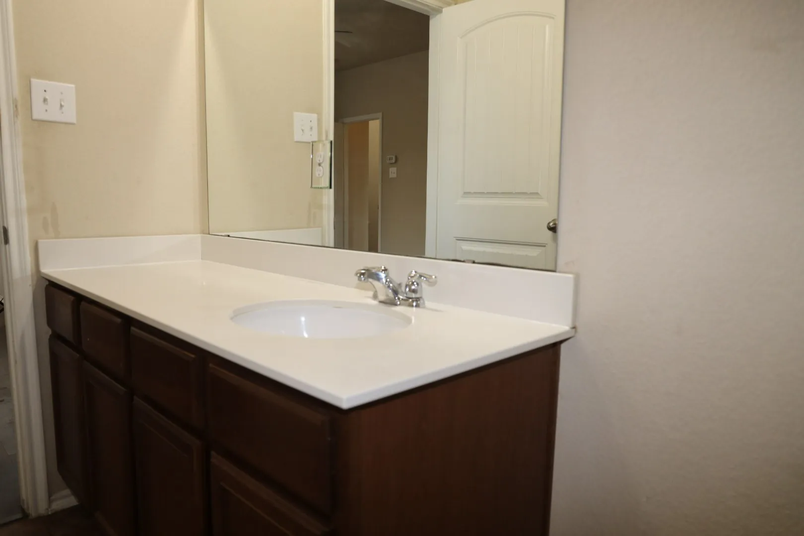 Single Family Residence For Sale in Collin County , 2135 Forest Meadow Drive, Princeton, Texas 75407, 5 Bedroom, 3 Bathroom, 2 Garage spaces, 2,606 Sqft, built in 2015, mls#21272998, Real Estate Agent in Princeton, Homes For Sale in Collin county, Homes For Sale in Princeton, Realtor in Princeton Texas, Real Estate Brokerage Independent Realty Texas, Luminita Cordes Realtor