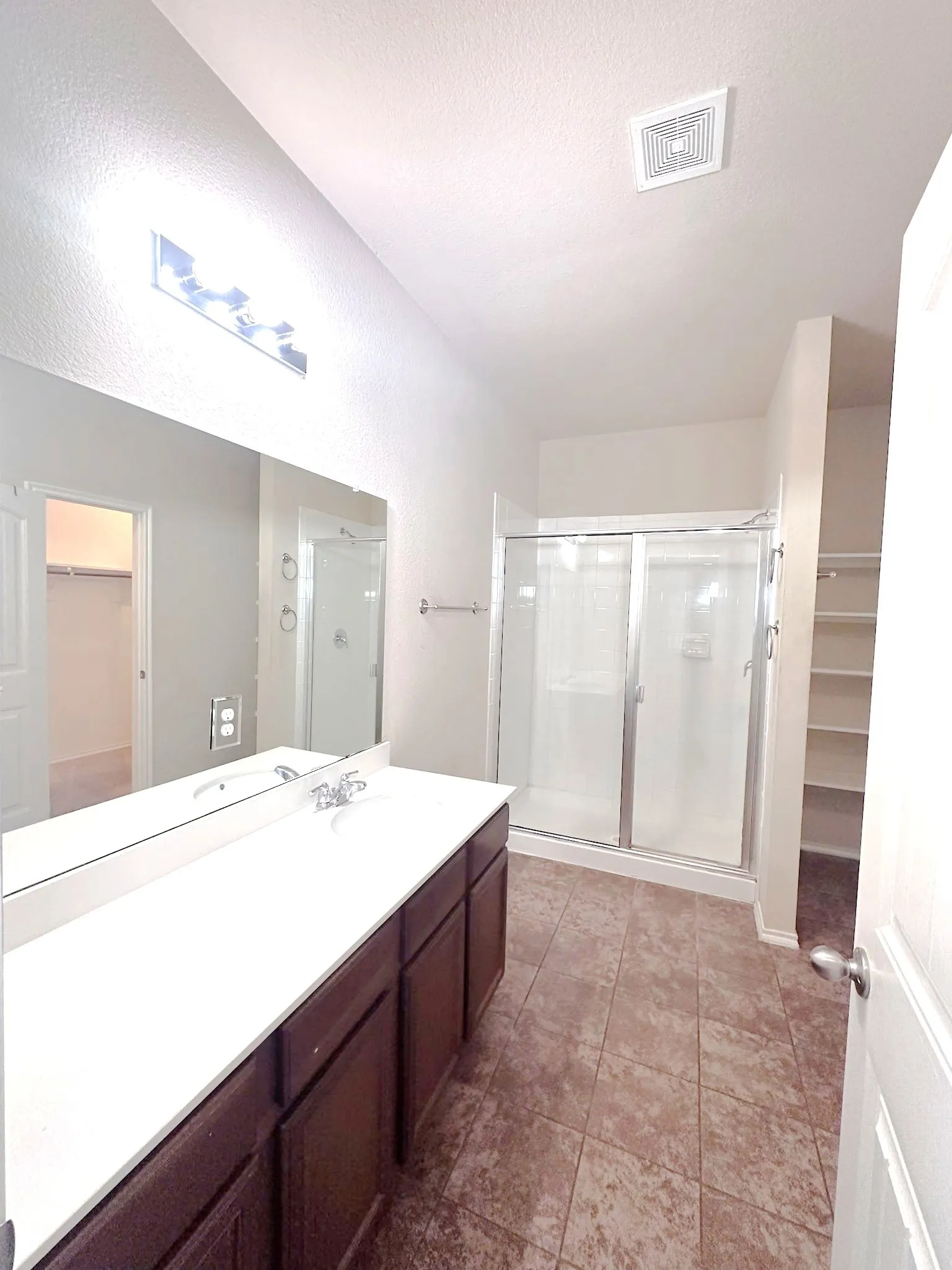 Single Family Residence For Sale in Collin County , 2135 Forest Meadow Drive, Princeton, Texas 75407, 5 Bedroom, 3 Bathroom, 2 Garage spaces, 2,606 Sqft, built in 2015, mls#21272998, Real Estate Agent in Princeton, Homes For Sale in Collin county, Homes For Sale in Princeton, Realtor in Princeton Texas, Real Estate Brokerage Independent Realty Texas, Luminita Cordes Realtor