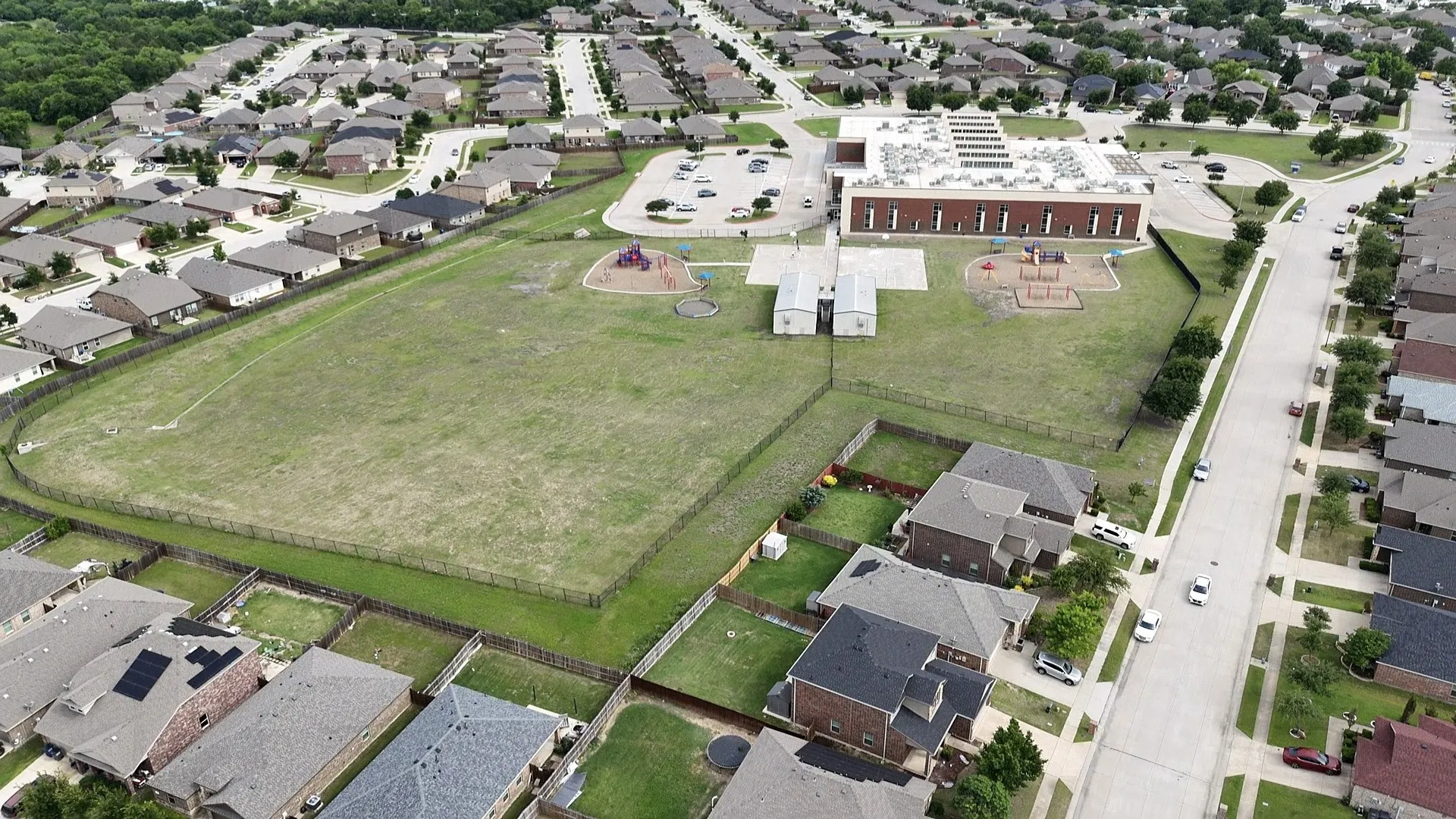 Single Family Residence For Sale in Collin County , 2135 Forest Meadow Drive, Princeton, Texas 75407, 5 Bedroom, 3 Bathroom, 2 Garage spaces, 2,606 Sqft, built in 2015, mls#21272998, Real Estate Agent in Princeton, Homes For Sale in Collin county, Homes For Sale in Princeton, Realtor in Princeton Texas, Real Estate Brokerage Independent Realty Texas, Luminita Cordes Realtor