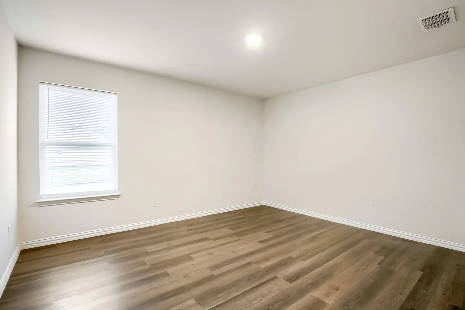 Single Family Residence For Sale in Mc Lennan County , 1900 N 17th Street, Waco, Texas 76707, 3 Bedroom, 2 Bathroom, Garage spaces, 1,090 Sqft, built in 2021, mls#21271548, Real Estate Agent in Waco, Homes For Sale in Mc Lennan county, Homes For Sale in Waco, Realtor in Waco Texas, Real Estate Brokerage Independent Realty Texas, Luminita Cordes Realtor