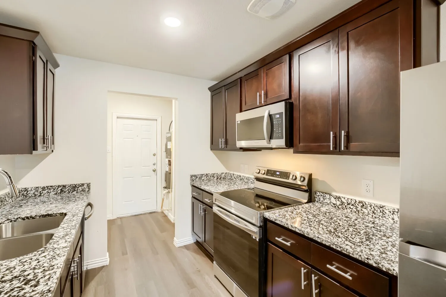 Single Family Residence For Sale in Mc Lennan County , 1900 N 17th Street, Waco, Texas 76707, 3 Bedroom, 2 Bathroom, Garage spaces, 1,090 Sqft, built in 2021, mls#21271548, Real Estate Agent in Waco, Homes For Sale in Mc Lennan county, Homes For Sale in Waco, Realtor in Waco Texas, Real Estate Brokerage Independent Realty Texas, Luminita Cordes Realtor