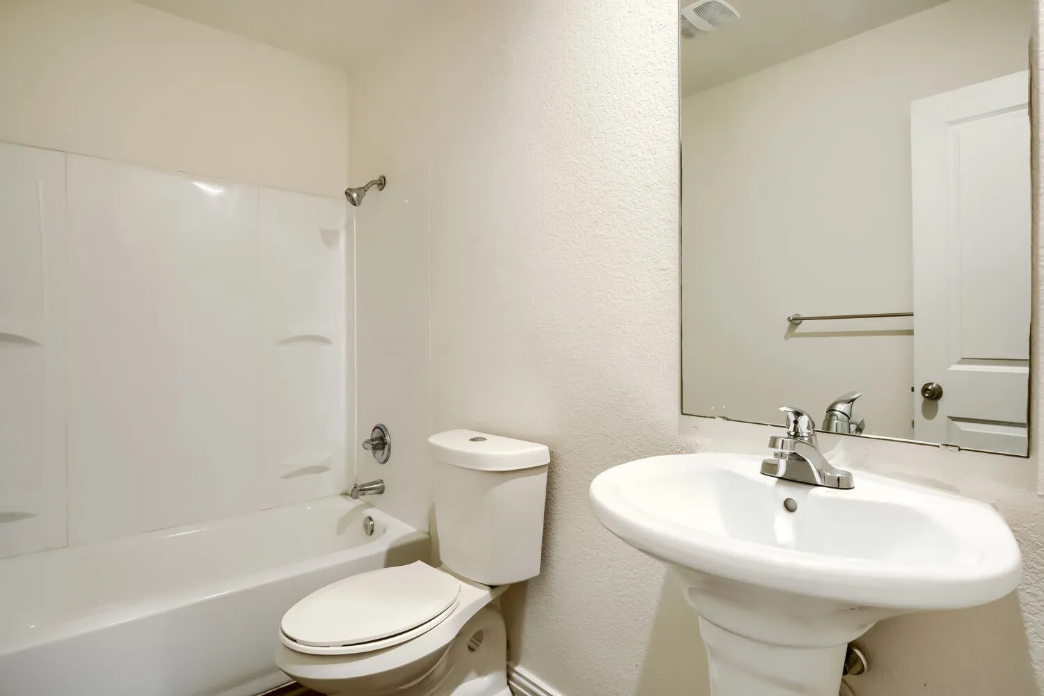 Single Family Residence For Sale in Mc Lennan County , 1900 N 17th Street, Waco, Texas 76707, 3 Bedroom, 2 Bathroom, Garage spaces, 1,090 Sqft, built in 2021, mls#21271548, Real Estate Agent in Waco, Homes For Sale in Mc Lennan county, Homes For Sale in Waco, Realtor in Waco Texas, Real Estate Brokerage Independent Realty Texas, Luminita Cordes Realtor