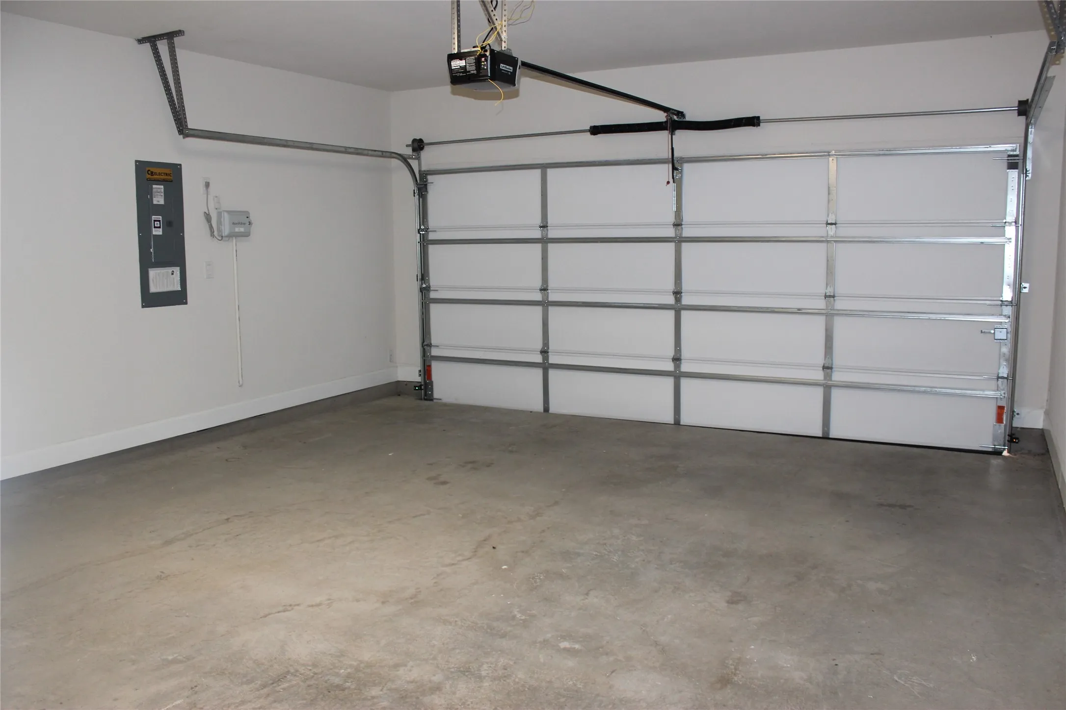 Single Family Residence For Rent in Denton County , 205 Texas Red Lane, Little Elm, Texas 75068, 5 Bedroom, 4 Bathroom, 2 Garage spaces, 3,229 Sqft, built in 2023, mls#21273181, Real Estate Agent in Little Elm, Homes For Rent in Denton county, Homes For Rent in Little Elm, Realtor in Little Elm Texas, Real Estate Brokerage Independent Realty Texas, Luminita Cordes Realtor