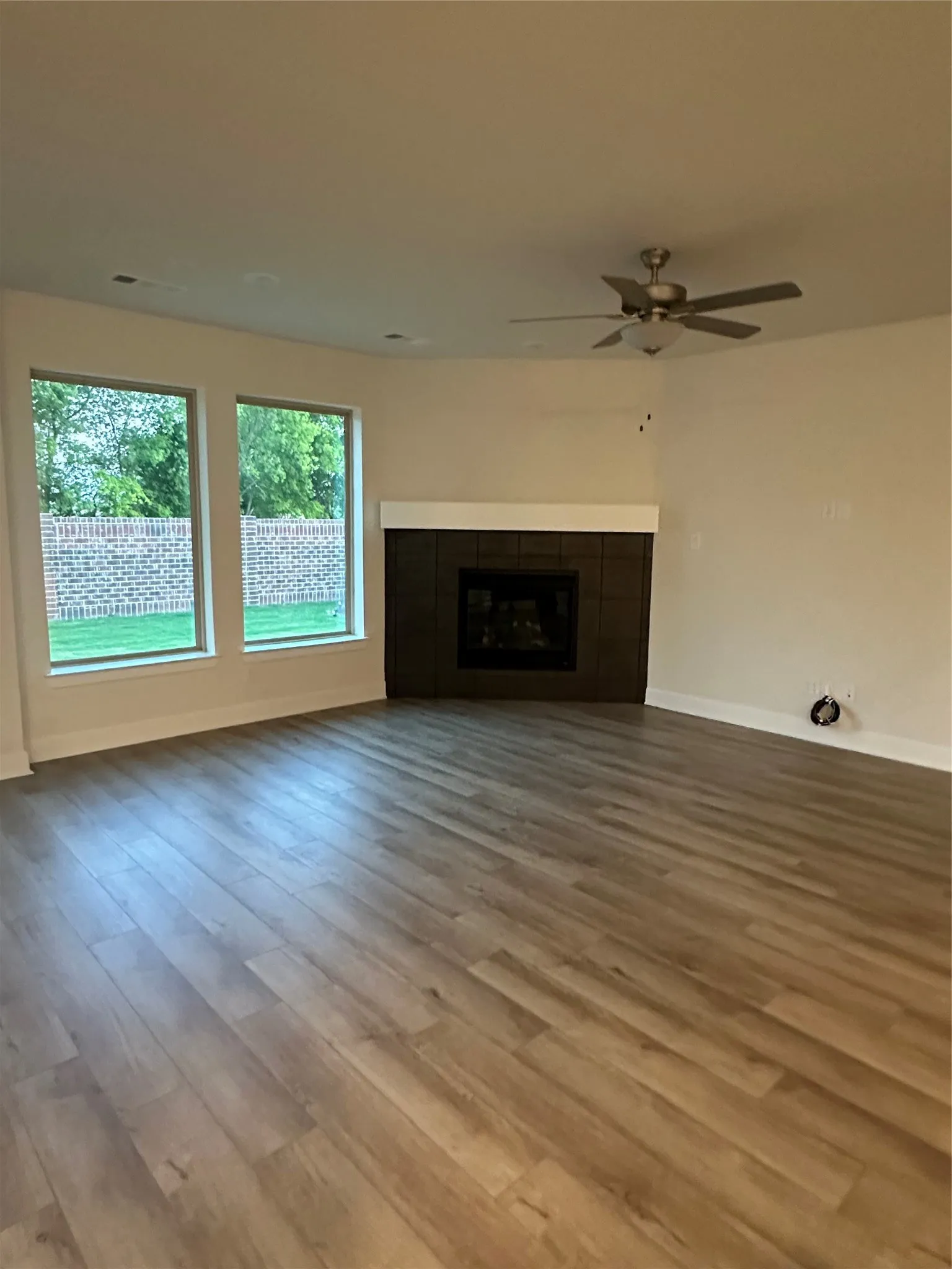 Single Family Residence For Rent in Denton County , 205 Texas Red Lane, Little Elm, Texas 75068, 5 Bedroom, 4 Bathroom, 2 Garage spaces, 3,229 Sqft, built in 2023, mls#21273181, Real Estate Agent in Little Elm, Homes For Rent in Denton county, Homes For Rent in Little Elm, Realtor in Little Elm Texas, Real Estate Brokerage Independent Realty Texas, Luminita Cordes Realtor