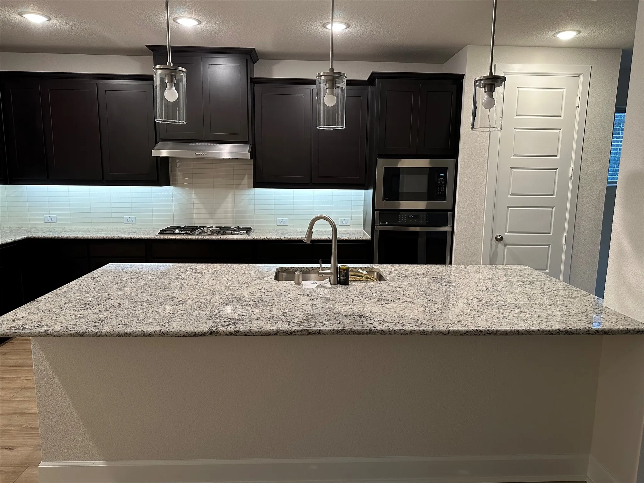Single Family Residence For Rent in Denton County , 205 Texas Red Lane, Little Elm, Texas 75068, 5 Bedroom, 4 Bathroom, 2 Garage spaces, 3,229 Sqft, built in 2023, mls#21273181, Real Estate Agent in Little Elm, Homes For Rent in Denton county, Homes For Rent in Little Elm, Realtor in Little Elm Texas, Real Estate Brokerage Independent Realty Texas, Luminita Cordes Realtor