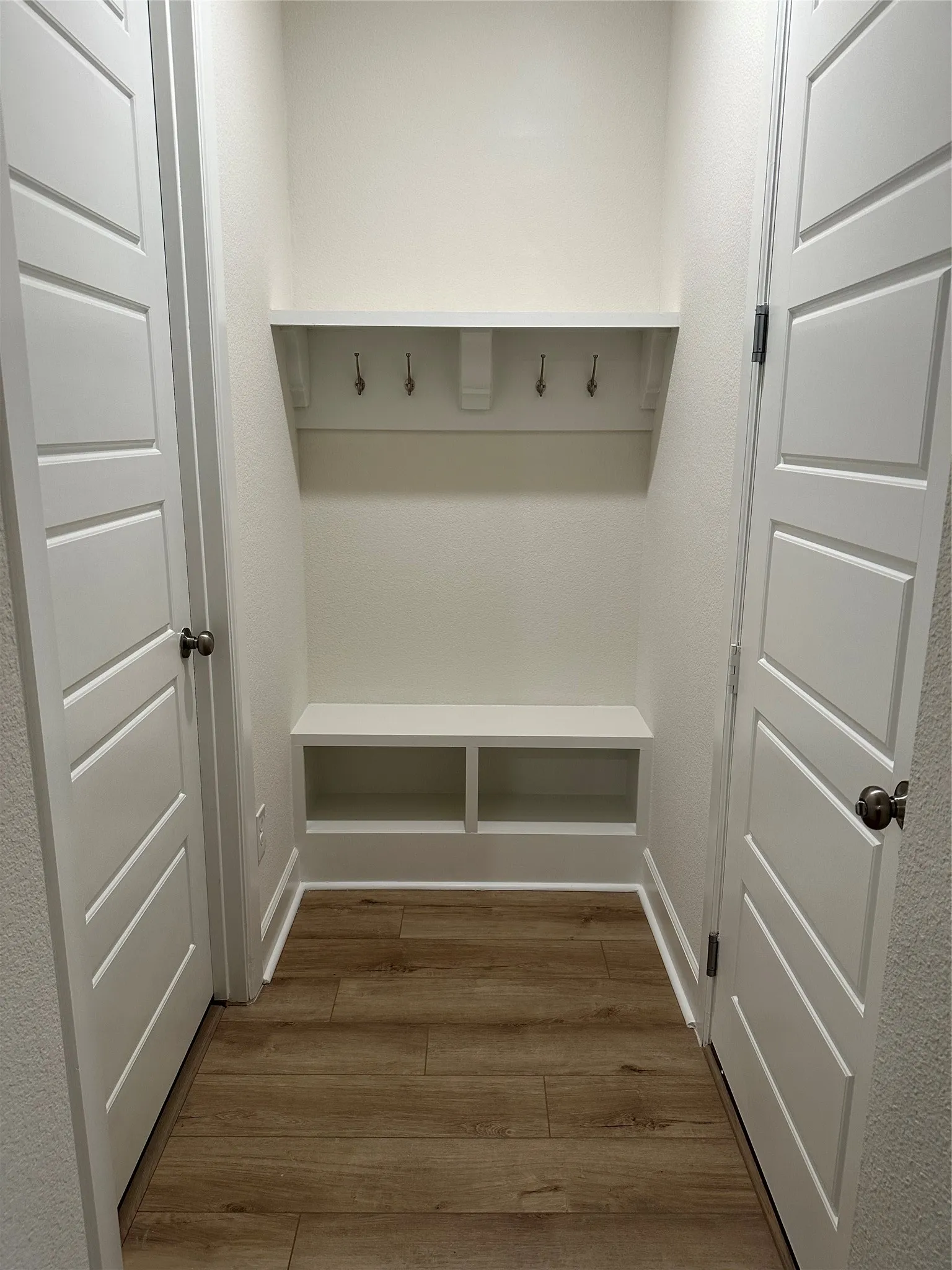 Single Family Residence For Rent in Denton County , 205 Texas Red Lane, Little Elm, Texas 75068, 5 Bedroom, 4 Bathroom, 2 Garage spaces, 3,229 Sqft, built in 2023, mls#21273181, Real Estate Agent in Little Elm, Homes For Rent in Denton county, Homes For Rent in Little Elm, Realtor in Little Elm Texas, Real Estate Brokerage Independent Realty Texas, Luminita Cordes Realtor