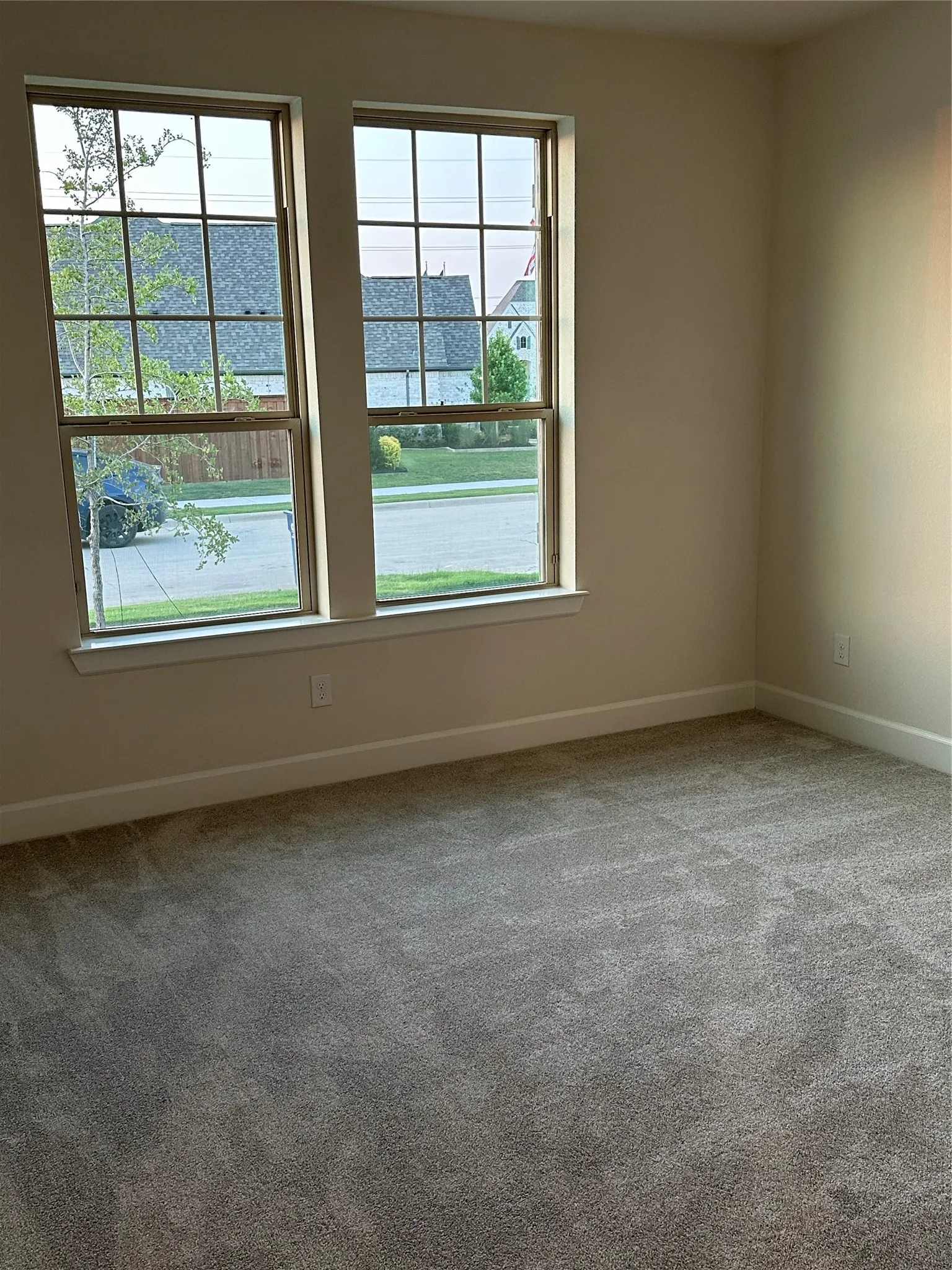 Single Family Residence For Rent in Denton County , 205 Texas Red Lane, Little Elm, Texas 75068, 5 Bedroom, 4 Bathroom, 2 Garage spaces, 3,229 Sqft, built in 2023, mls#21273181, Real Estate Agent in Little Elm, Homes For Rent in Denton county, Homes For Rent in Little Elm, Realtor in Little Elm Texas, Real Estate Brokerage Independent Realty Texas, Luminita Cordes Realtor
