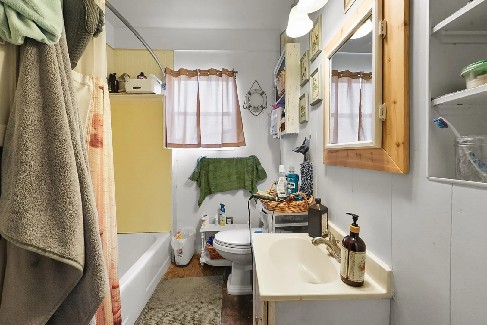 Single Family Residence For Sale in Parker County , 4948 Tin Top Road, Weatherford, Texas 76087, 3 Bedrooms, 1 Bathroom, 2 Garage spaces, 1,350 Sqft, built in 1988, Price $430,000, mls#21273184, Real Estate Agent in Weatherford, Homes For Sale in Parker county, Homes For Sale in Weatherford, Realtor in Weatherford Texas, Real Estate Brokerage Independent Realty Texas, Luminita Cordes Realtor