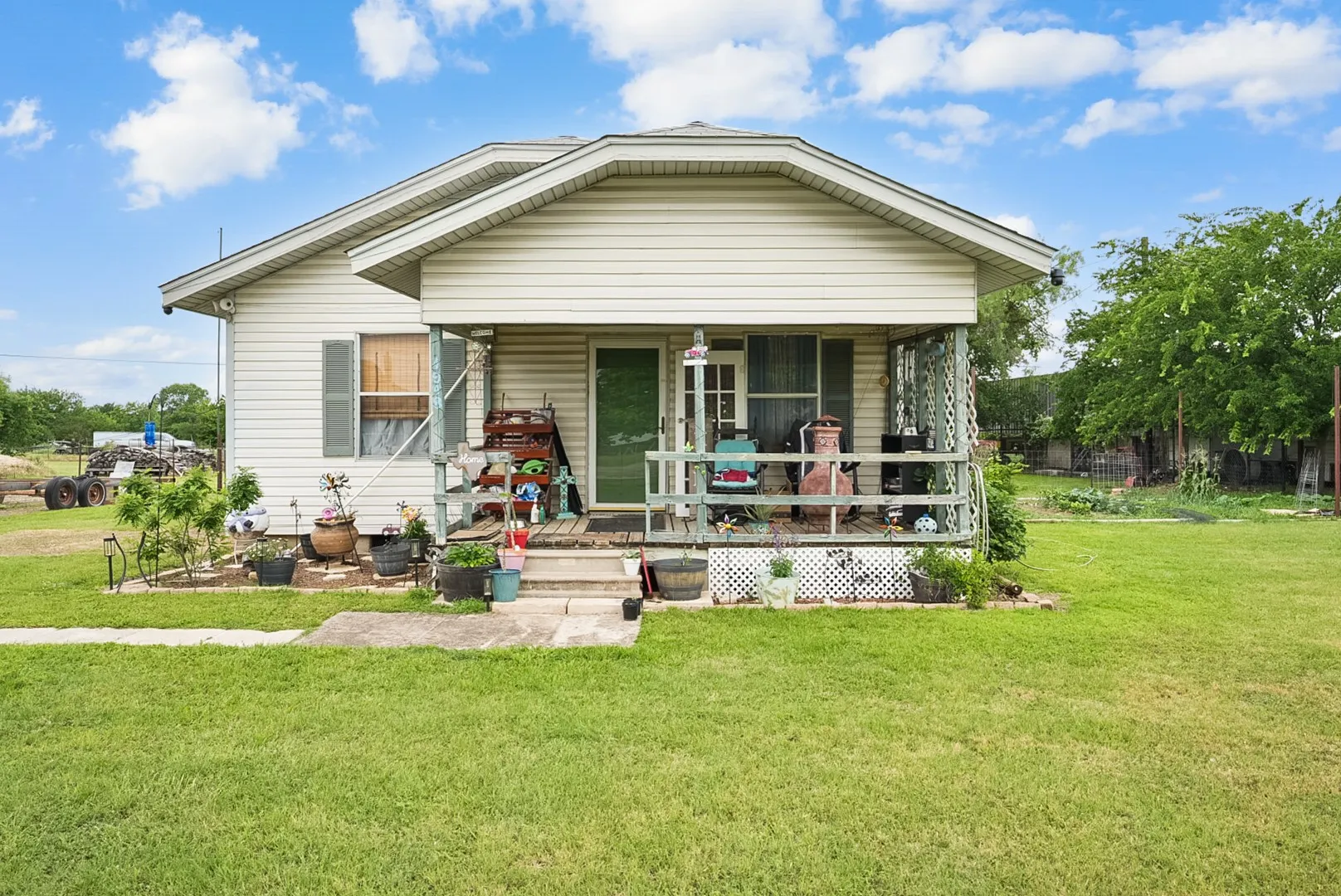 Single Family Residence For Sale in Parker County , 4948 Tin Top Road, Weatherford, Texas 76087, 3 Bedrooms, 1 Bathroom, 2 Garage spaces, 1,350 Sqft, built in 1988, Price $430,000, mls#21273184, Real Estate Agent in Weatherford, Homes For Sale in Parker county, Homes For Sale in Weatherford, Realtor in Weatherford Texas, Real Estate Brokerage Independent Realty Texas, Luminita Cordes Realtor