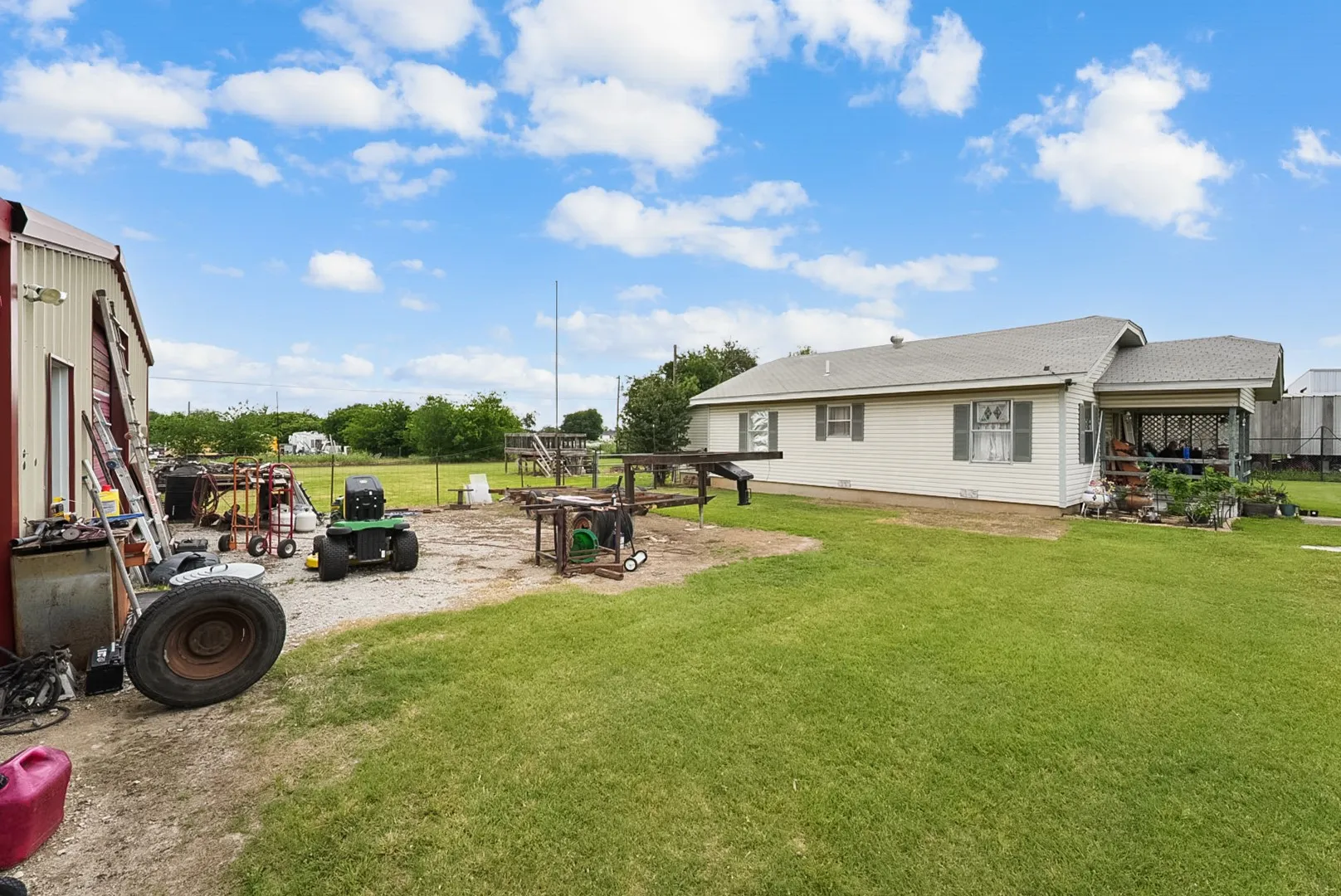 Single Family Residence For Sale in Parker County , 4948 Tin Top Road, Weatherford, Texas 76087, 3 Bedrooms, 1 Bathroom, 2 Garage spaces, 1,350 Sqft, built in 1988, Price $430,000, mls#21273184, Real Estate Agent in Weatherford, Homes For Sale in Parker county, Homes For Sale in Weatherford, Realtor in Weatherford Texas, Real Estate Brokerage Independent Realty Texas, Luminita Cordes Realtor