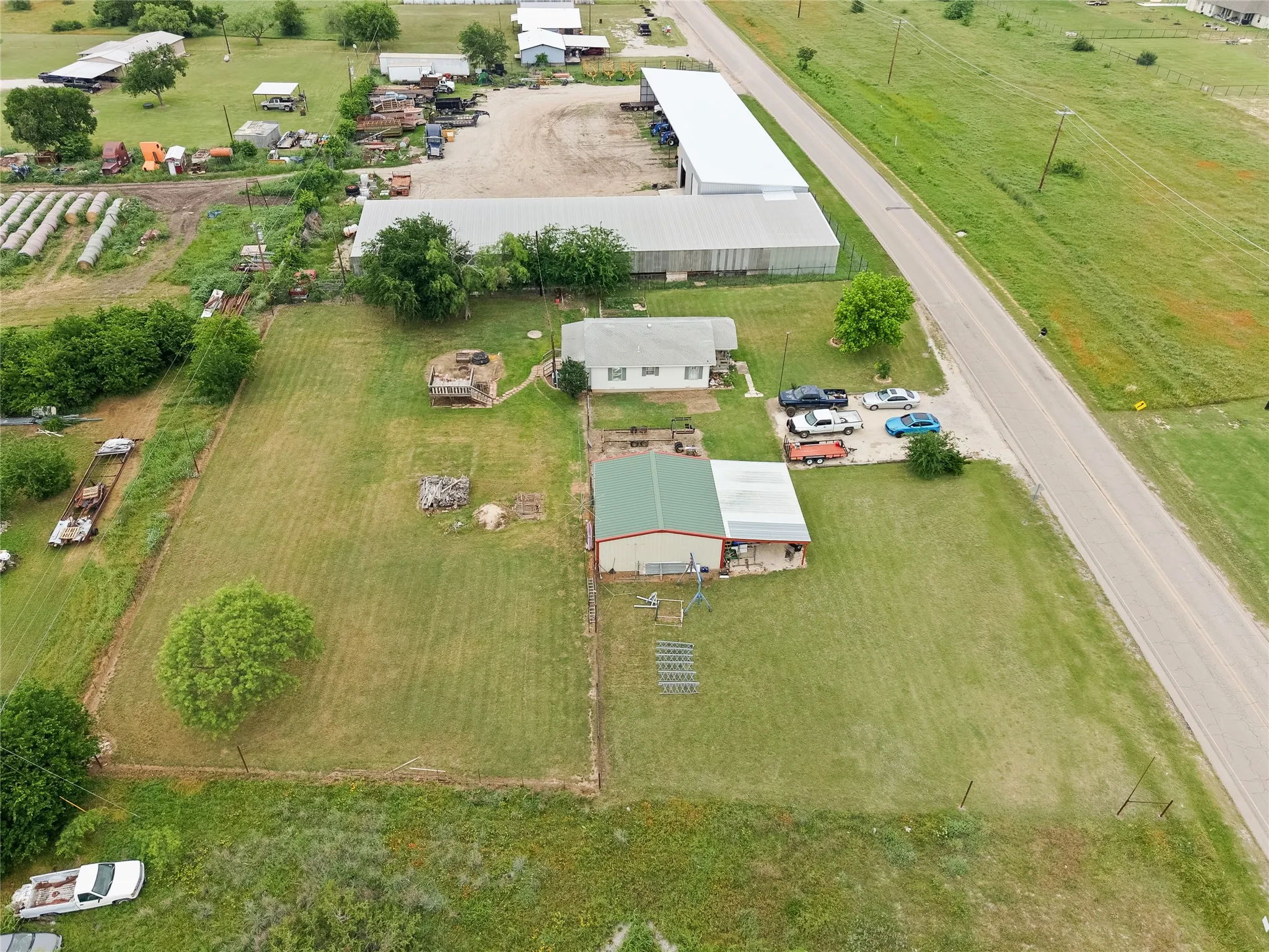 Single Family Residence For Sale in Parker County , 4948 Tin Top Road, Weatherford, Texas 76087, 3 Bedrooms, 1 Bathroom, 2 Garage spaces, 1,350 Sqft, built in 1988, Price $430,000, mls#21273184, Real Estate Agent in Weatherford, Homes For Sale in Parker county, Homes For Sale in Weatherford, Realtor in Weatherford Texas, Real Estate Brokerage Independent Realty Texas, Luminita Cordes Realtor