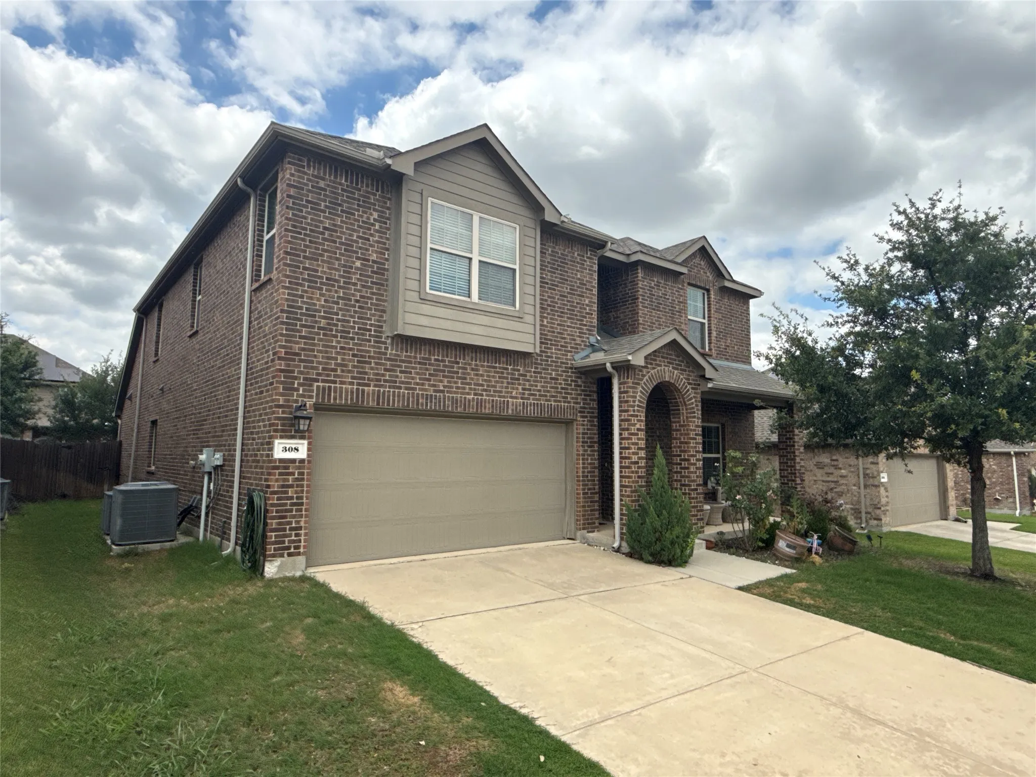 Single Family Residence For Rent in Collin County , 308 Mount Olive Avenue, Mc Kinney, Texas 75072, 4 Bedroom, 3 Bathroom, 2 Garage spaces, 2,983 Sqft, built in 2016, mls#21271992, Real Estate Agent in Mc Kinney, Homes For Rent in Collin county, Homes For Rent in Mc Kinney, Realtor in Mc Kinney Texas, Real Estate Brokerage Independent Realty Texas, Luminita Cordes Realtor