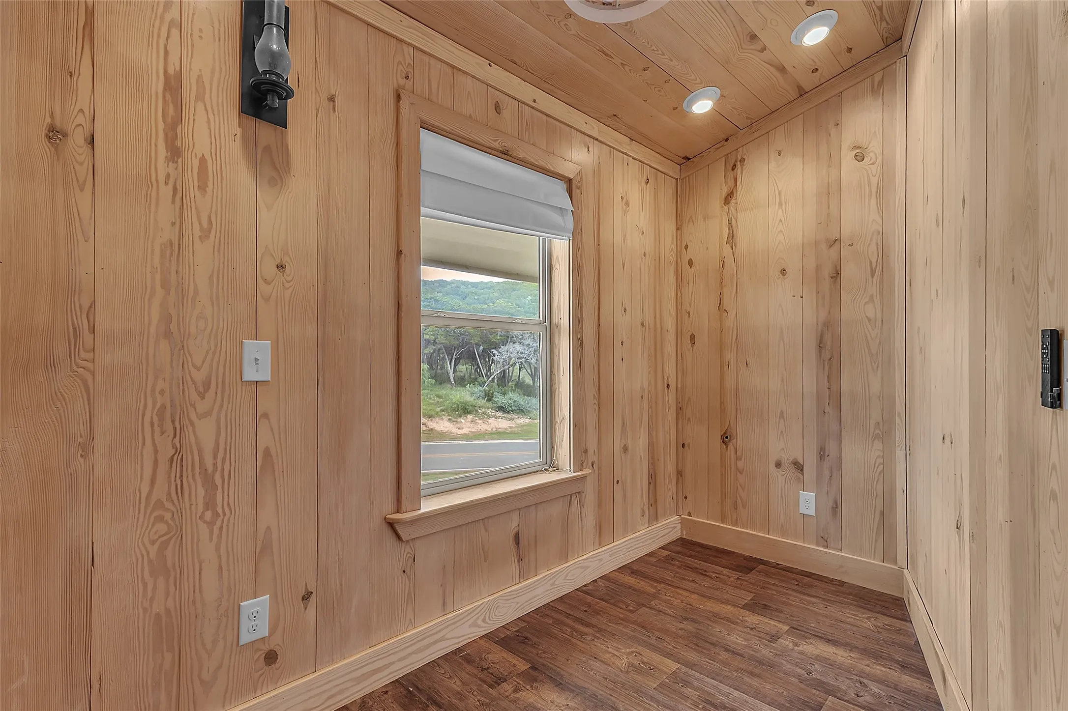 Very cozy bedroom