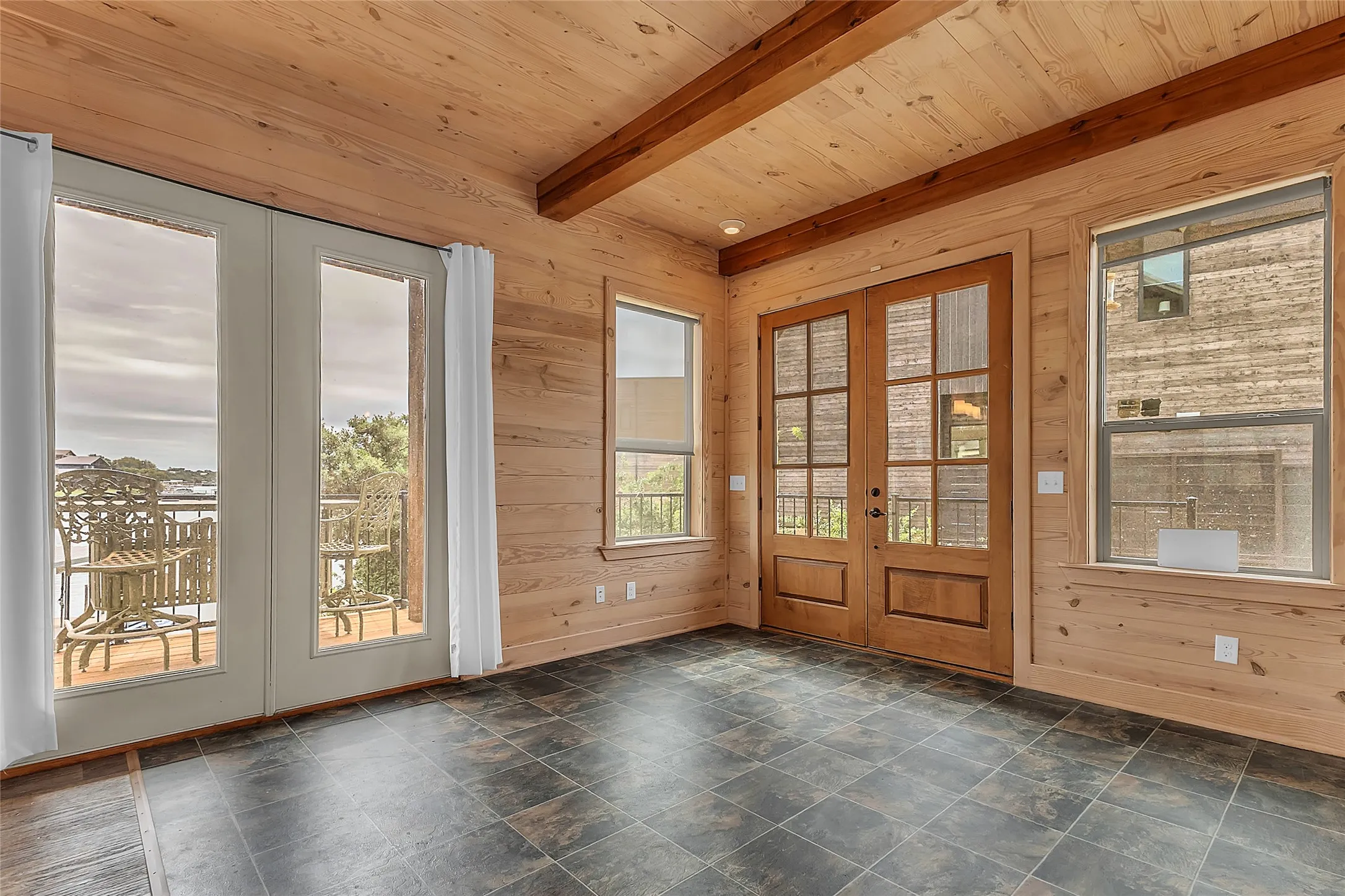 Single Family Residence For Sale in Palo Pinto County , 3101 Park Road 36, Graford, Texas 76449, 3 Bedroom, 2 Bathroom, Garage spaces, 1,848 Sqft, built in 2012, mls#21237035, Real Estate Agent in Graford, Homes For Sale in Palo Pinto county, Homes For Sale in Graford, Realtor in Graford Texas, Real Estate Brokerage Independent Realty Texas, Luminita Cordes Realtor