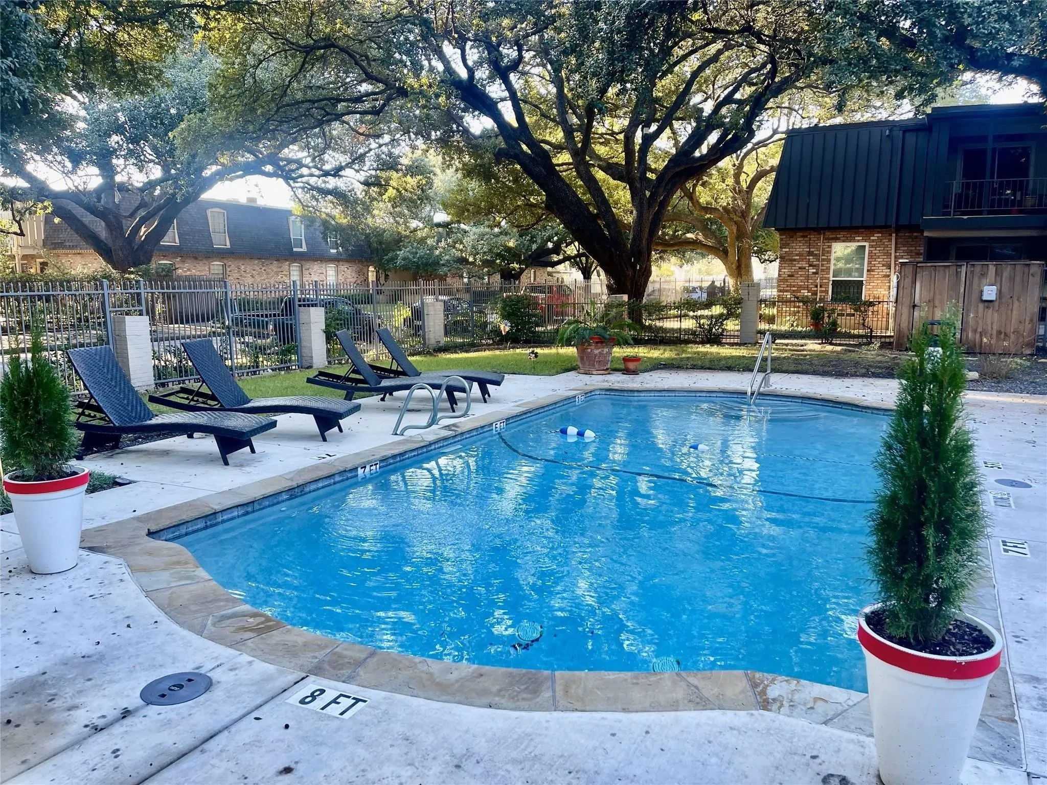 Condominium For Sale in Dallas County , 5212 Fleetwood Oaks Avenue 201 Bldg G, Dallas, Texas 75235, 1 Bedroom, 1 Bathroom, Garage spaces, 710 Sqft, built in 1963, mls#21271700, Real Estate Agent in Dallas, Homes For Sale in Dallas county, Homes For Sale in Dallas, Realtor in Dallas Texas, Real Estate Brokerage Independent Realty Texas, Luminita Cordes Realtor