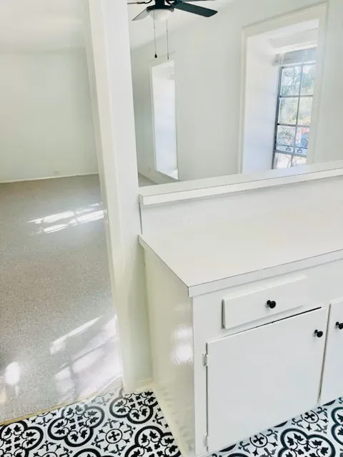 Condominium For Sale in Dallas County , 5212 Fleetwood Oaks Avenue 201 Bldg G, Dallas, Texas 75235, 1 Bedroom, 1 Bathroom, Garage spaces, 710 Sqft, built in 1963, mls#21271700, Real Estate Agent in Dallas, Homes For Sale in Dallas county, Homes For Sale in Dallas, Realtor in Dallas Texas, Real Estate Brokerage Independent Realty Texas, Luminita Cordes Realtor