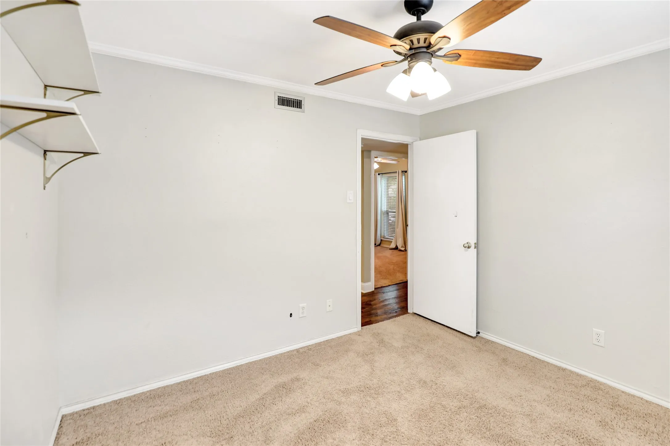 Single Family Residence For Sale in Collin County , 1113 Mossvine Drive, Plano, Texas 75023, 4 Bedroom, 2 Bathroom, 2 Garage spaces, 2,262 Sqft, built in 1974, mls#21271769, Real Estate Agent in Plano, Homes For Sale in Collin county, Homes For Sale in Plano, Realtor in Plano Texas, Real Estate Brokerage Independent Realty Texas, Luminita Cordes Realtor