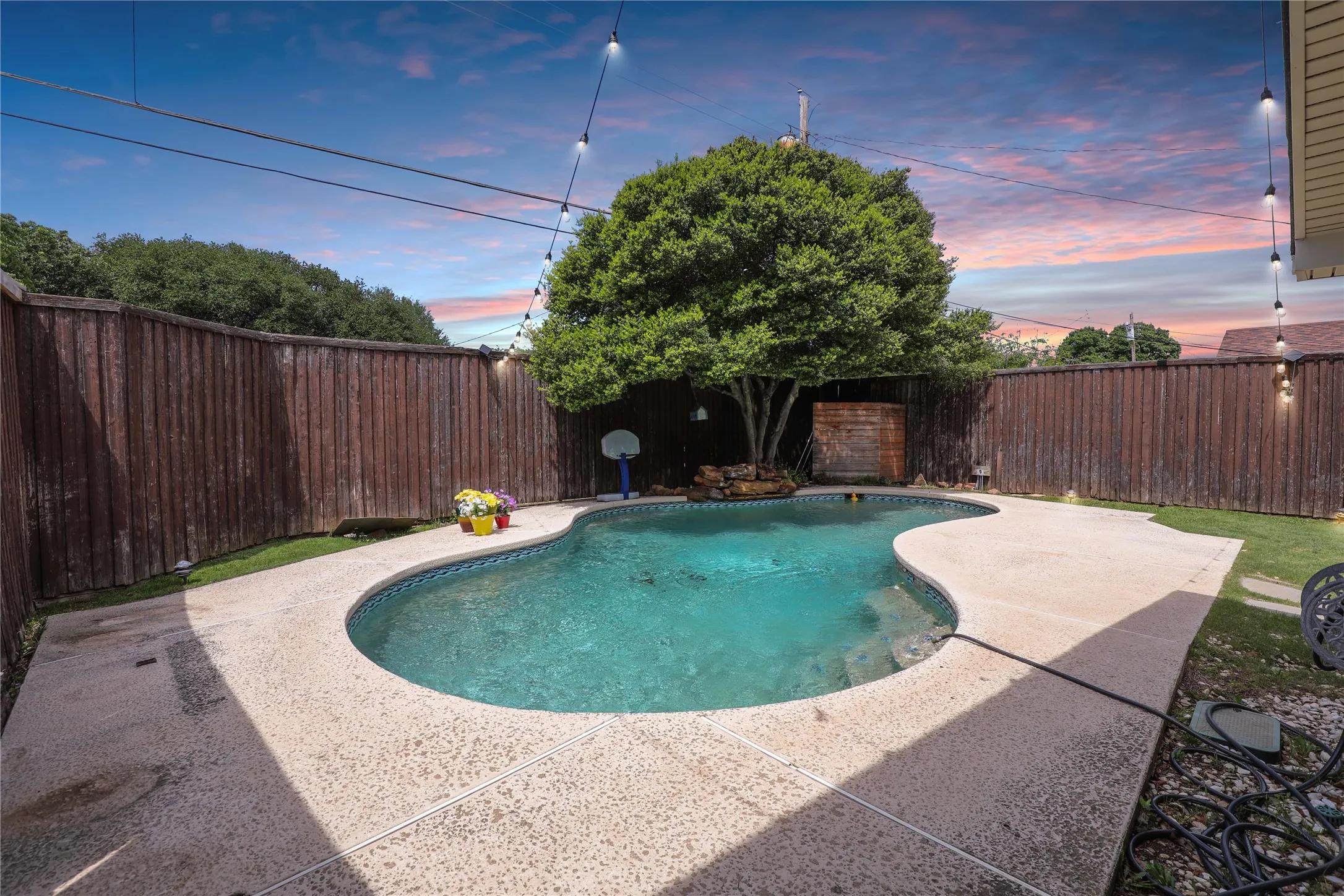 Single Family Residence For Sale in Collin County , 1113 Mossvine Drive, Plano, Texas 75023, 4 Bedroom, 2 Bathroom, 2 Garage spaces, 2,262 Sqft, built in 1974, mls#21271769, Real Estate Agent in Plano, Homes For Sale in Collin county, Homes For Sale in Plano, Realtor in Plano Texas, Real Estate Brokerage Independent Realty Texas, Luminita Cordes Realtor