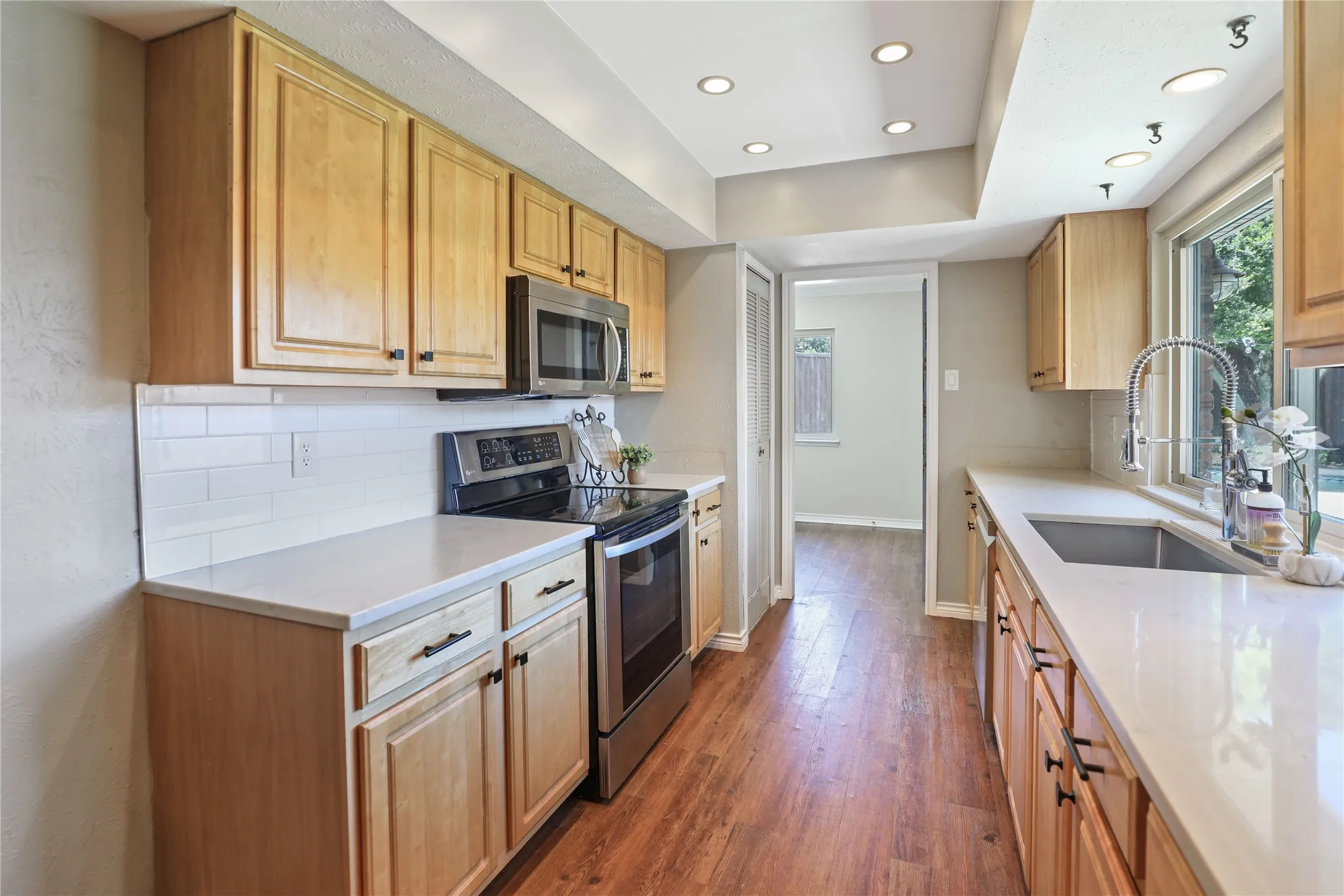 Single Family Residence For Sale in Collin County , 1113 Mossvine Drive, Plano, Texas 75023, 4 Bedroom, 2 Bathroom, 2 Garage spaces, 2,262 Sqft, built in 1974, mls#21271769, Real Estate Agent in Plano, Homes For Sale in Collin county, Homes For Sale in Plano, Realtor in Plano Texas, Real Estate Brokerage Independent Realty Texas, Luminita Cordes Realtor