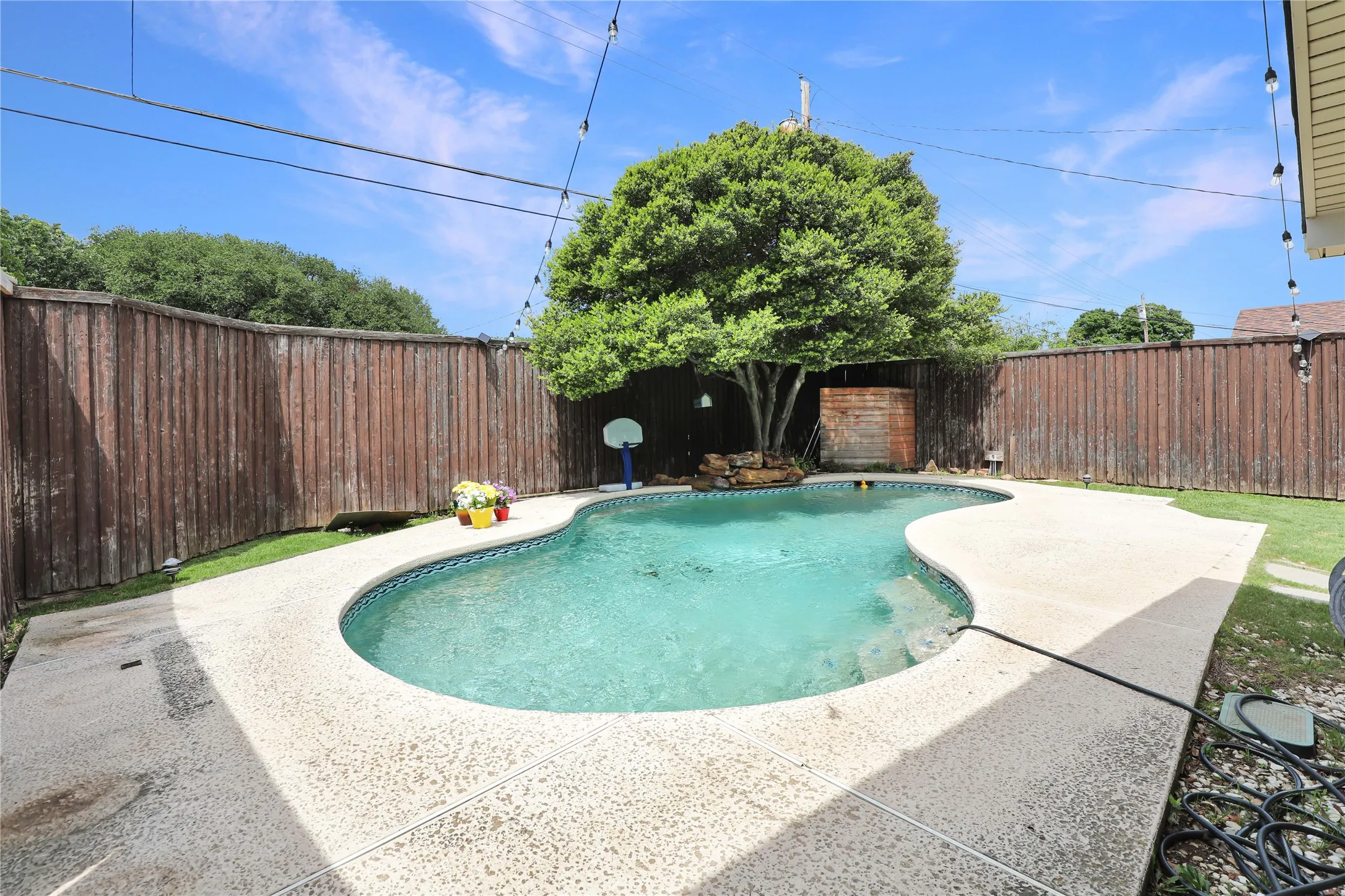 Single Family Residence For Sale in Collin County , 1113 Mossvine Drive, Plano, Texas 75023, 4 Bedroom, 2 Bathroom, 2 Garage spaces, 2,262 Sqft, built in 1974, mls#21271769, Real Estate Agent in Plano, Homes For Sale in Collin county, Homes For Sale in Plano, Realtor in Plano Texas, Real Estate Brokerage Independent Realty Texas, Luminita Cordes Realtor