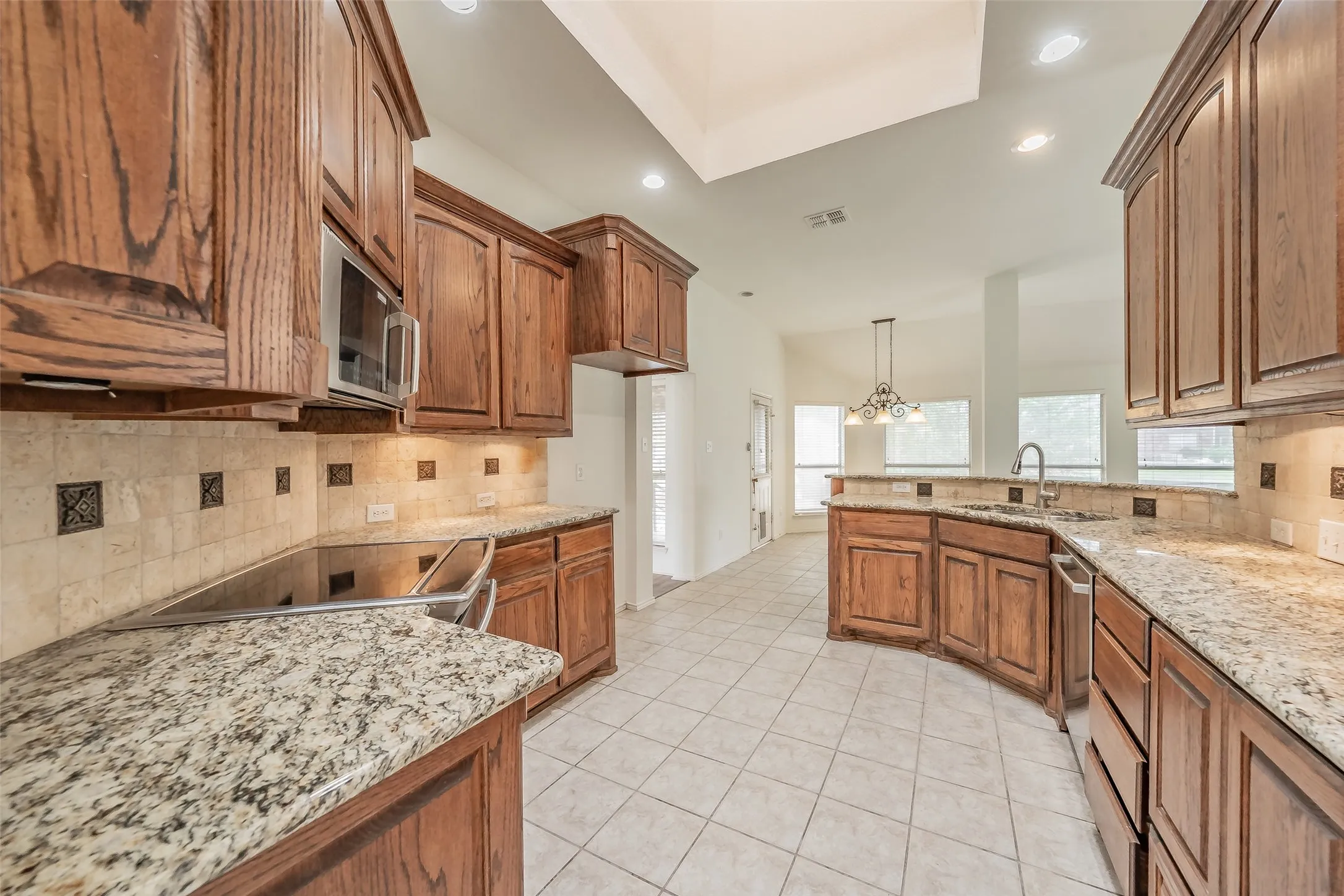 Single Family Residence For Sale in Tarrant County , 1534 Spring Lake Drive, Keller, Texas 76248, 4 Bedrooms, 3 Bathrooms, 3 Garage spaces, 2,619 Sqft, built in 1998, Price $625,000, mls#21272709, Real Estate Agent in Keller, Homes For Sale in Tarrant county, Homes For Sale in Keller, Realtor in Keller Texas, Real Estate Brokerage Independent Realty Texas, Luminita Cordes Realtor